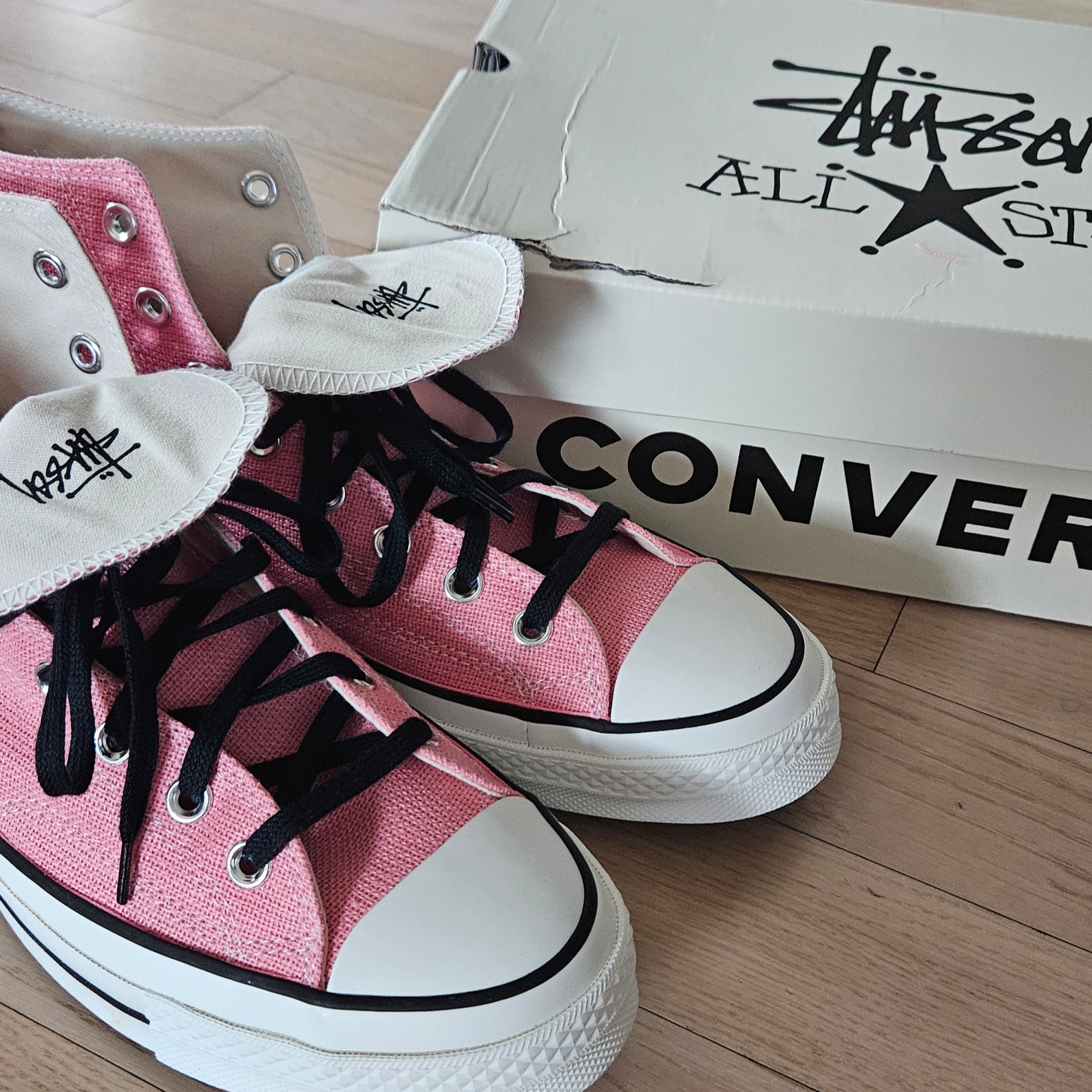 Converse x Stussy Chuck 70 High Plumeria 착용 스타일