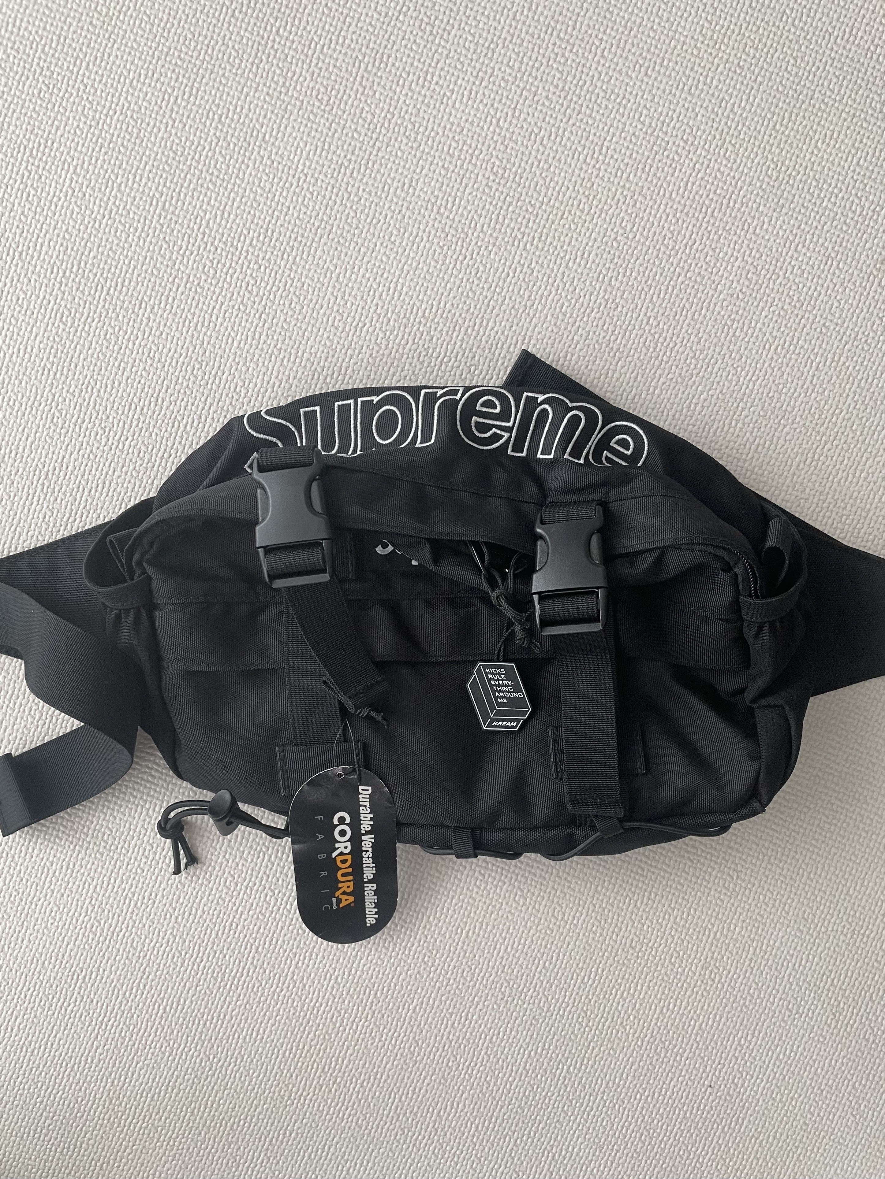 Supreme Waist Bag Black - 19FW 착용 스타일