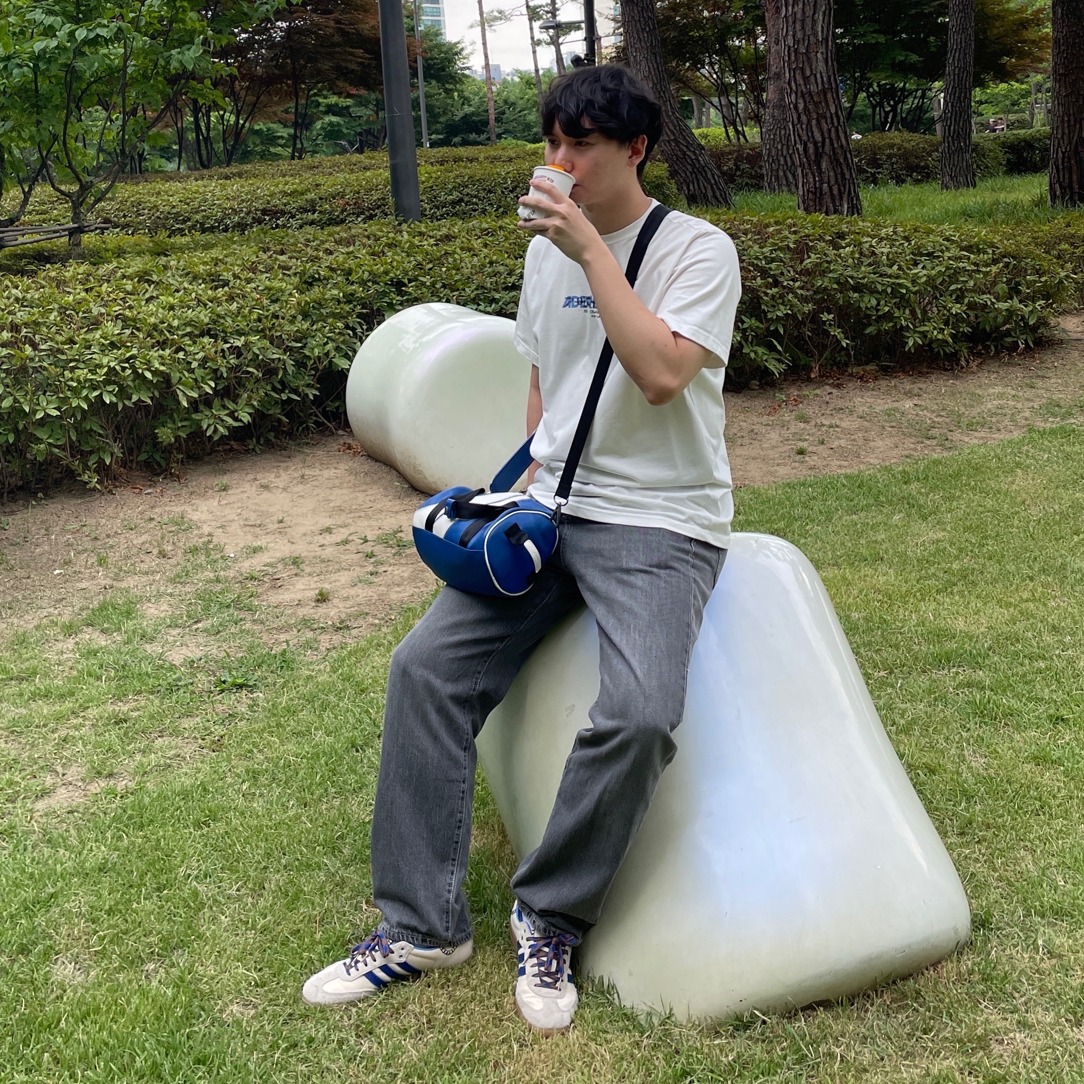 Ader Error Osaka Pop-Up 0101 T-Shirt Off White, Adidas x Wales Bonner Samba Wonder Clay Royal Blue 착용 스타일