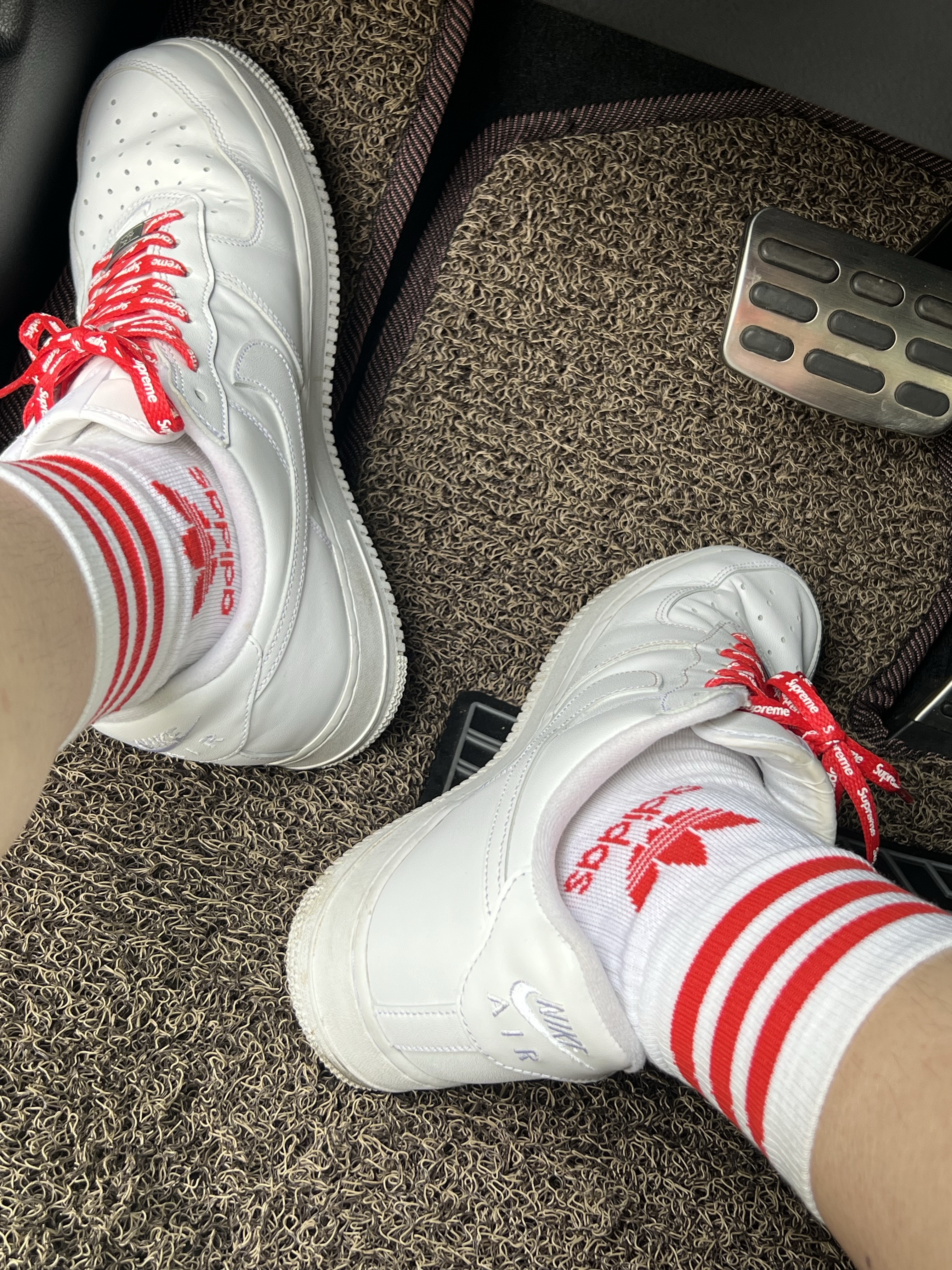 Supreme x Ducati Logos T-Shirt Red - 24SS, Nike x Supreme Air Force 1 Low White 착용 스타일 - 2