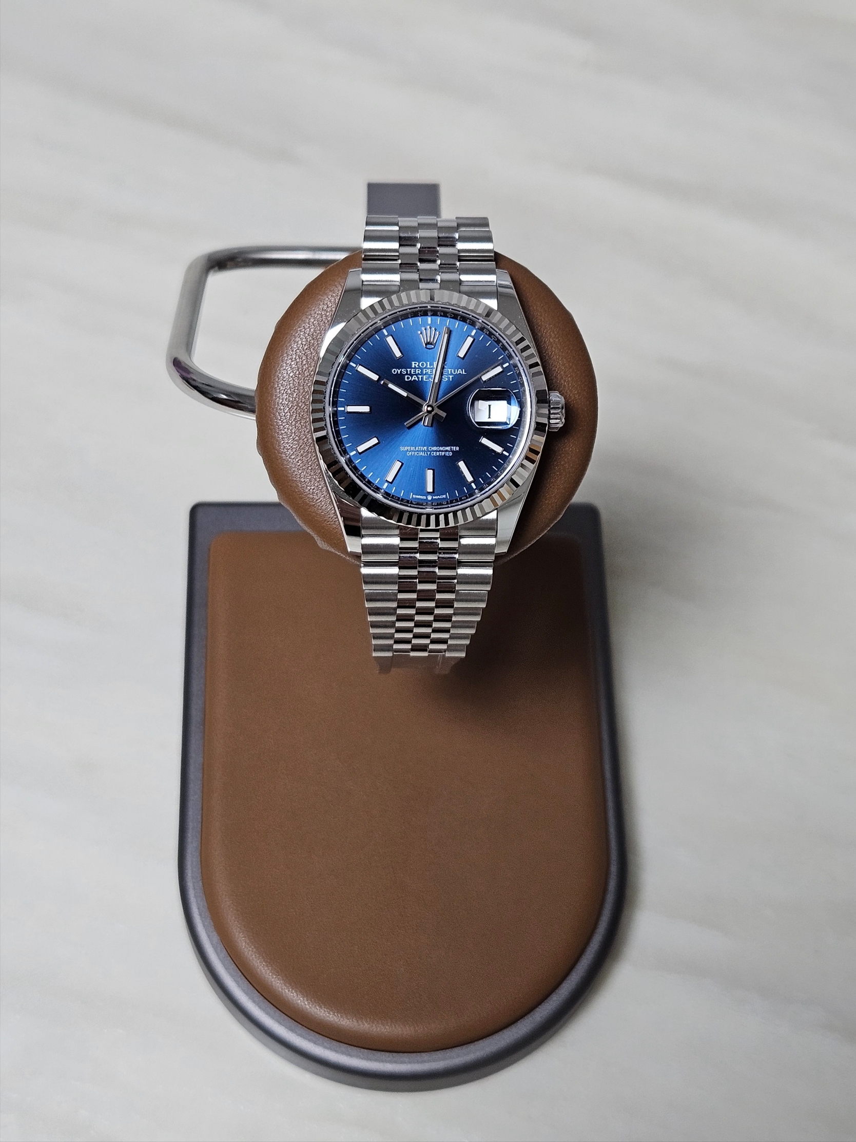 Rolex Datejust 36mm 126234 Bright Blue Jubilee 착용 스타일 - 1