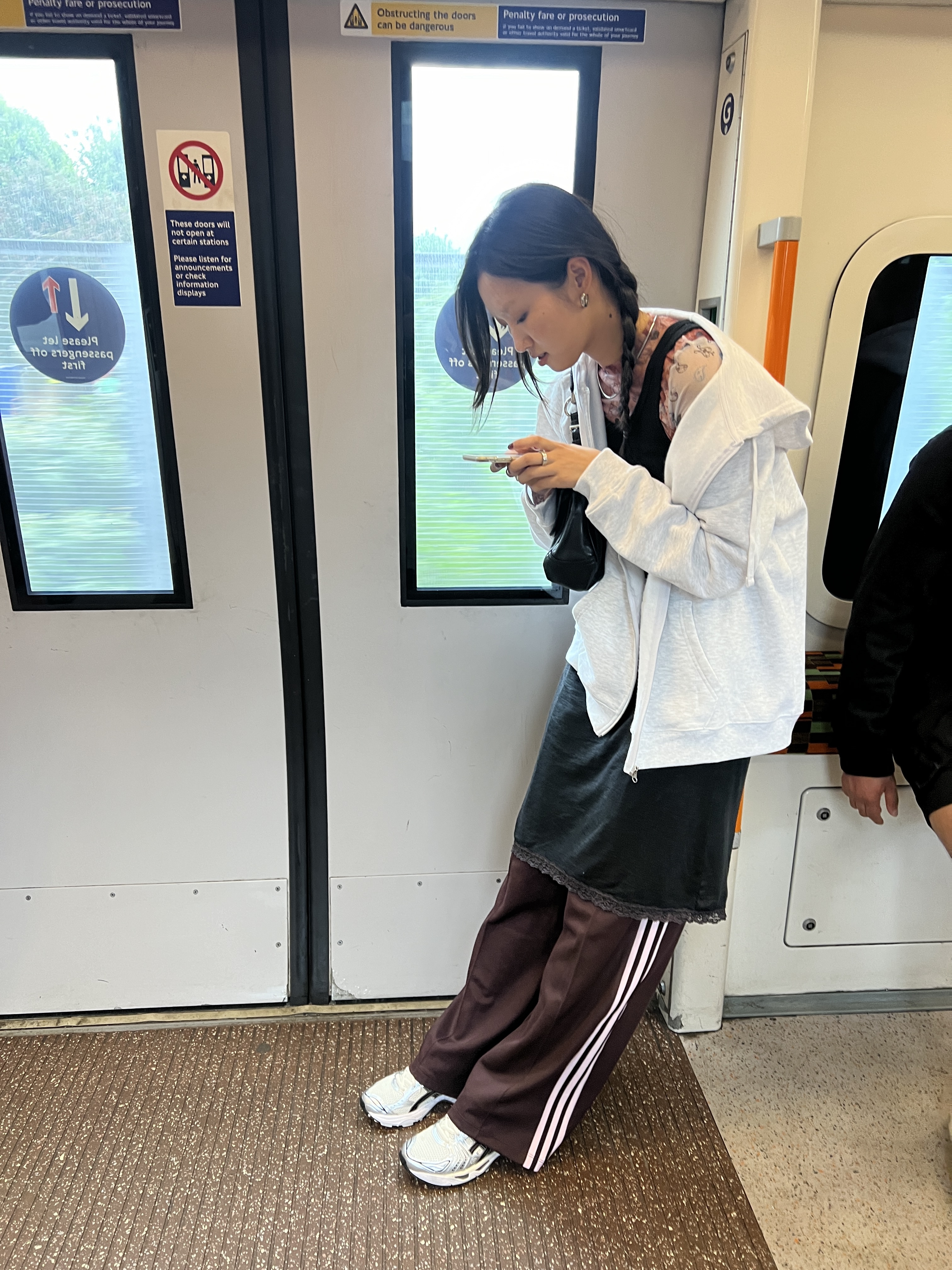 Asics Gel-Kayano 14 Cream Black, (W) Adidas Originals Beckenbauer Track Pants Shadow Brown - KR Sizing 착용 스타일 - 1