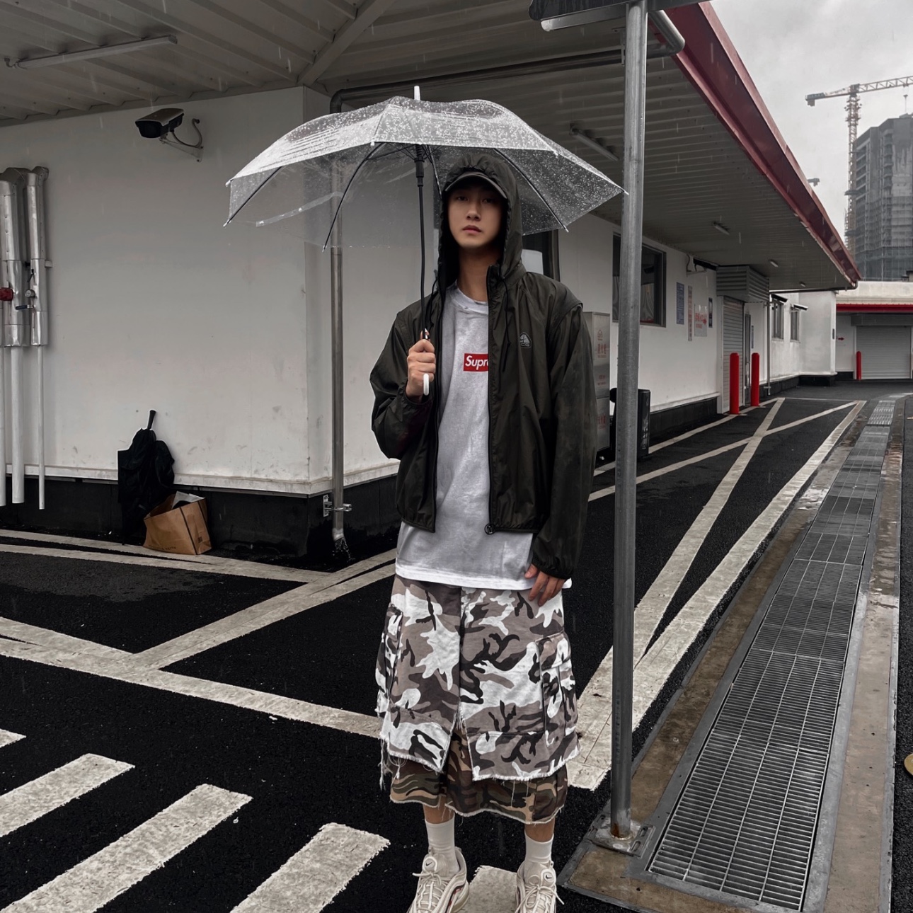 Project G/R x MFM333. Layered Skirt Camo Cargo Shorts Multi Camo 착용 스타일