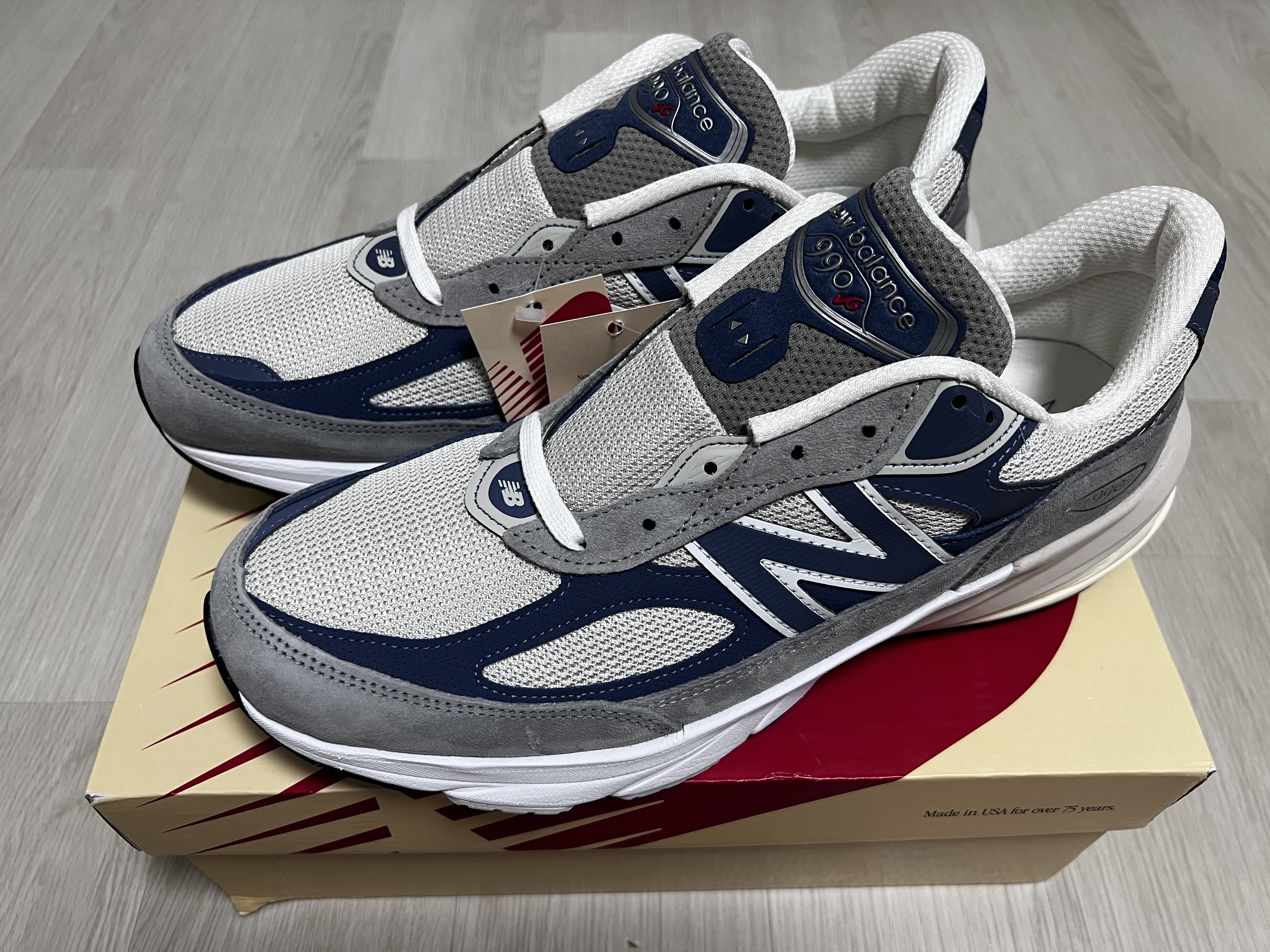 New Balance 990v6 Made in USA Gray Suede 착용 스타일