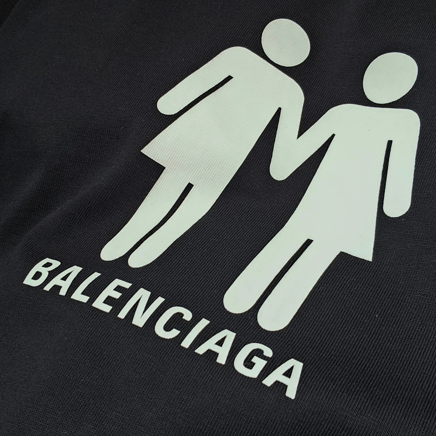 Balenciaga Pride 22 Oversized T-Shirt Black White, Balenciaga DIY Metal Outline Cap in Black 착용 스타일 - 6