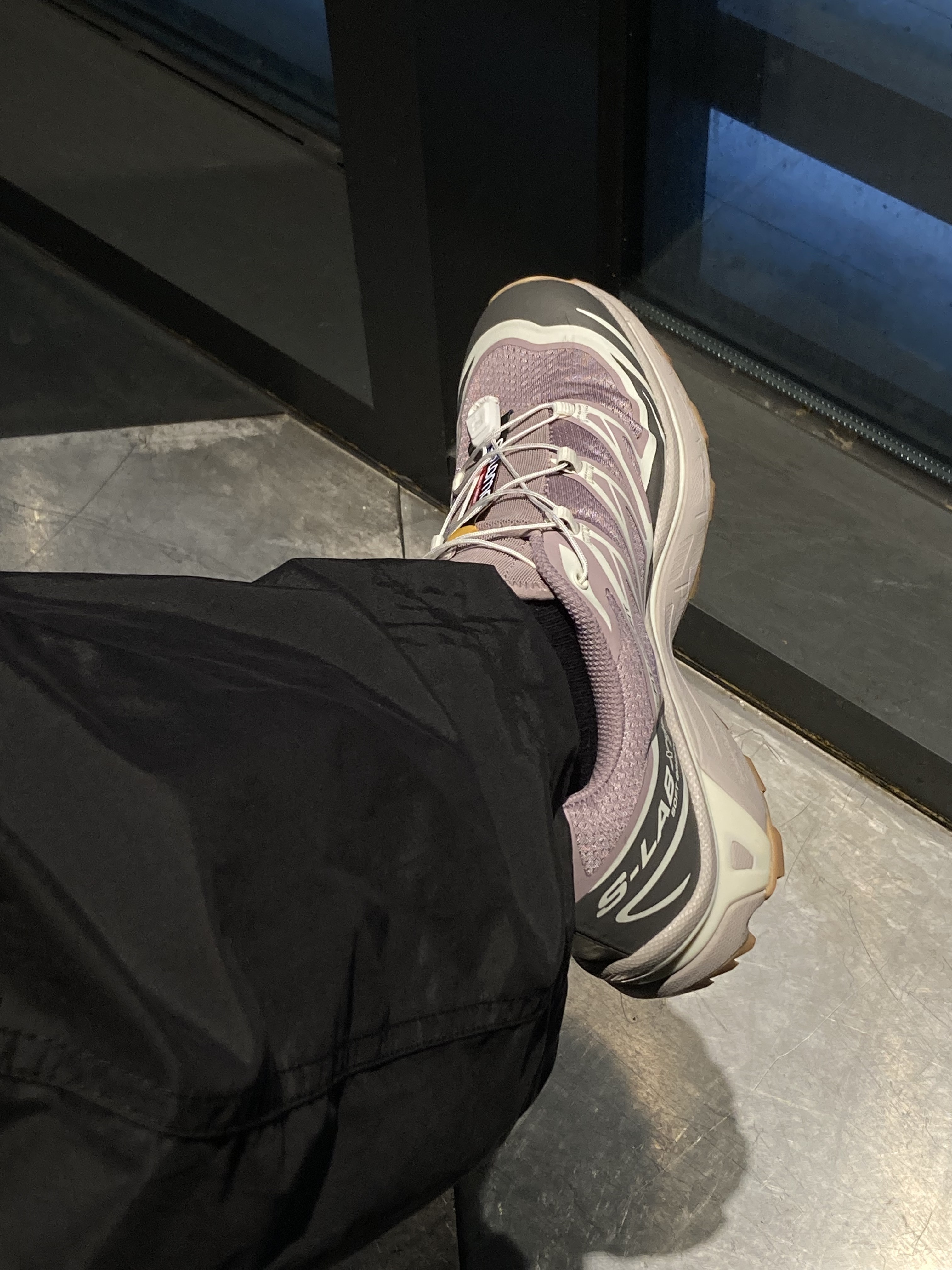 Salomon XT-6 Quail Plum Kitten 착용 스타일