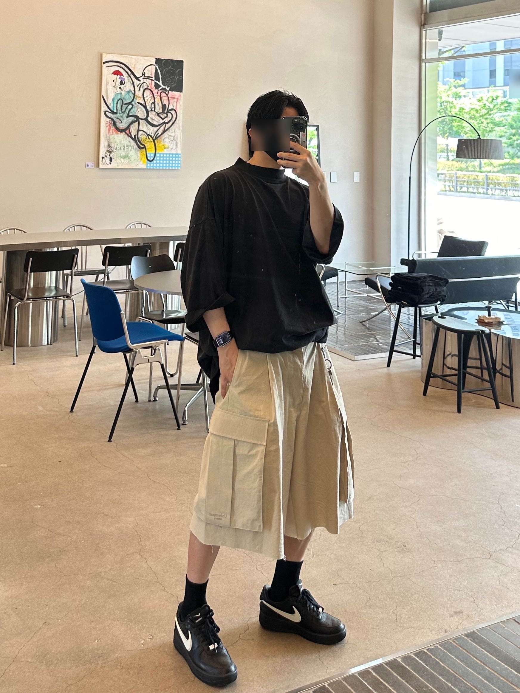 Undermycar Mu.48 Anti Fxxking Logo Play Big Cargo Rip Shorts Beige, Nike x Ambush Air Force 1 Low SP Black 착용 스타일 - 2