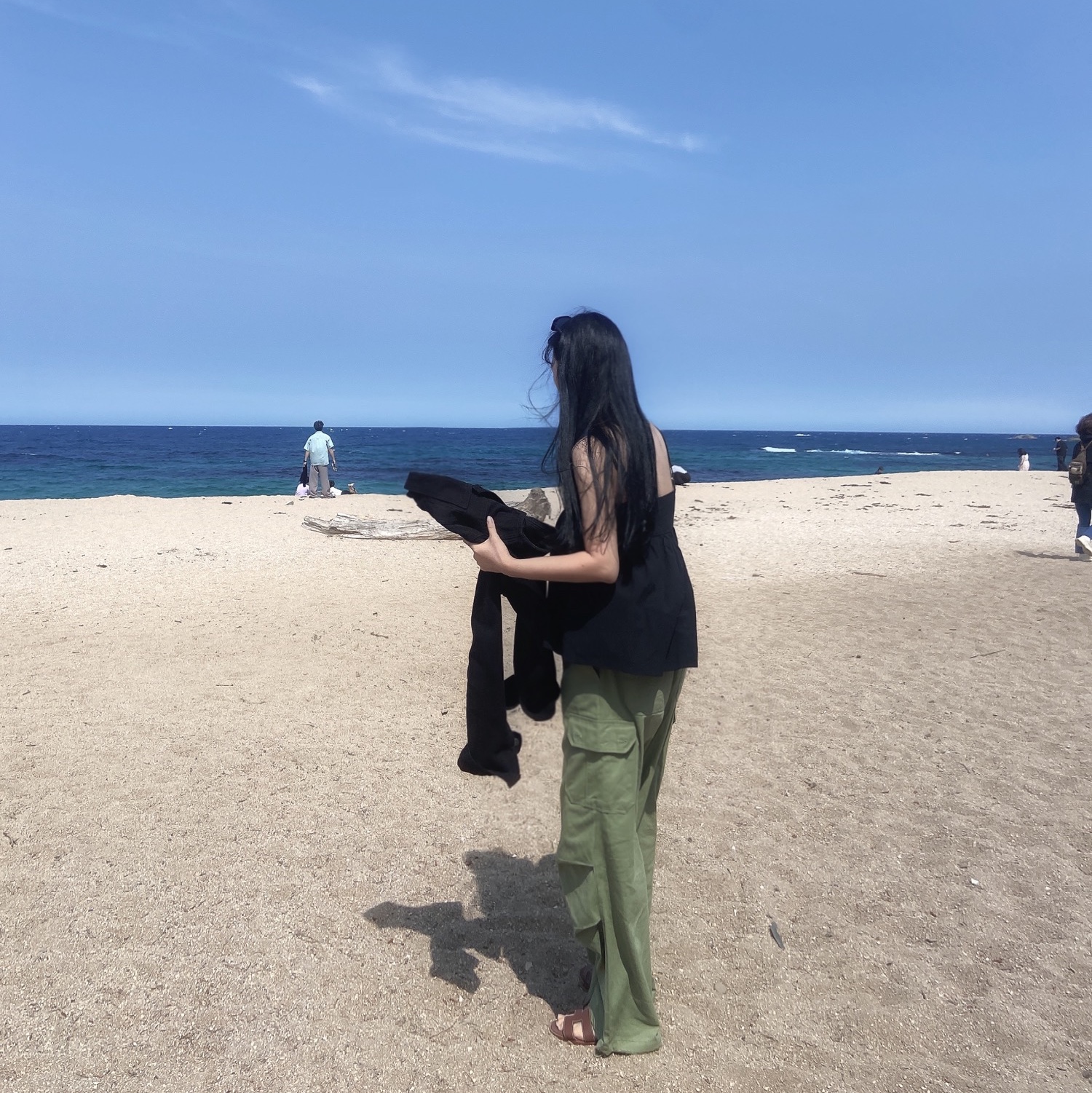 Cardinal Red Hawoo-A Bag Black, (W) Hermes Oran Sandal Calfskin & Gold Piqures Ecrues 착용 스타일 - 3