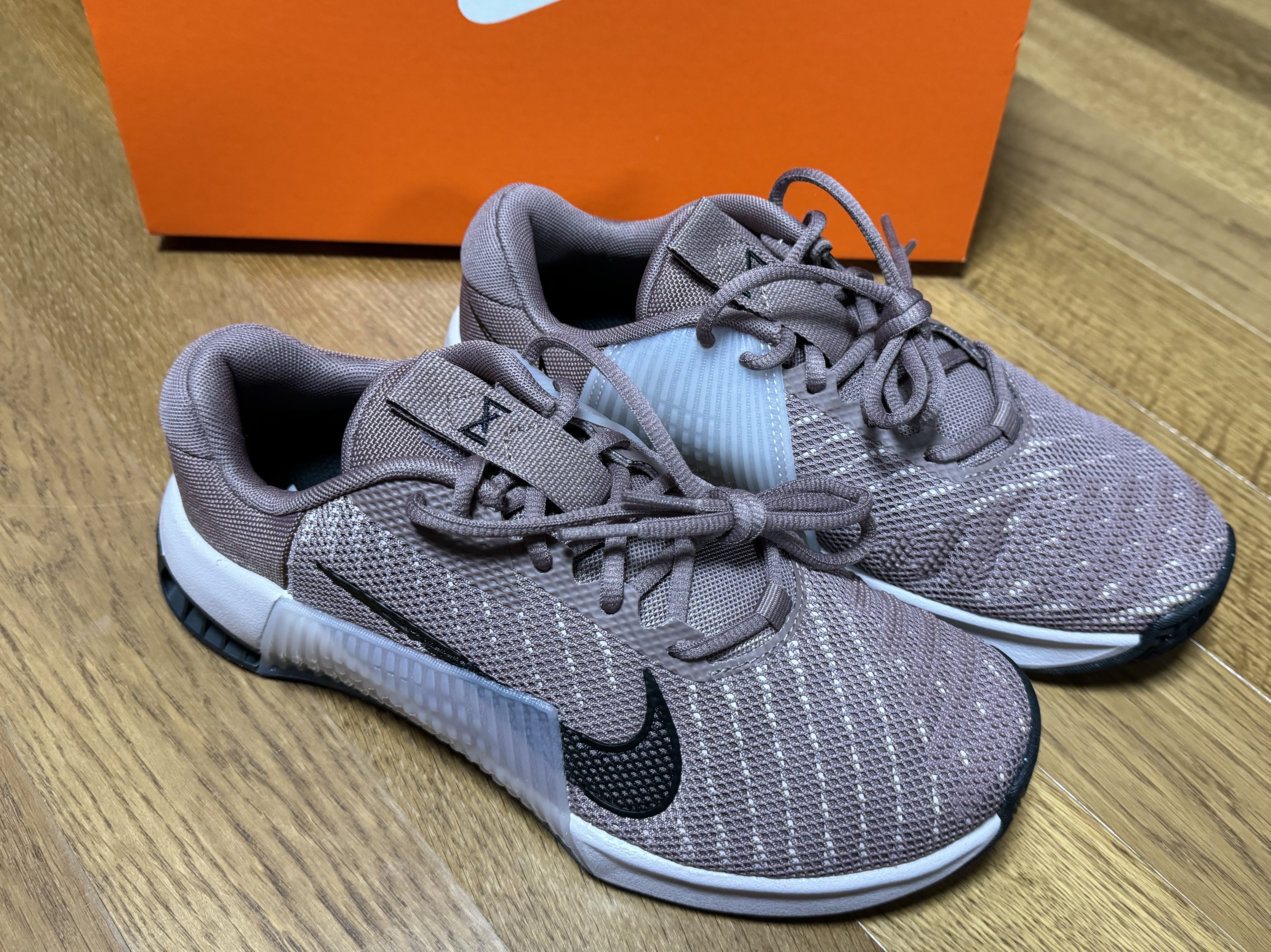 (W) Nike Metcon 9 Pink Foam Platinum Tint 착용 스타일