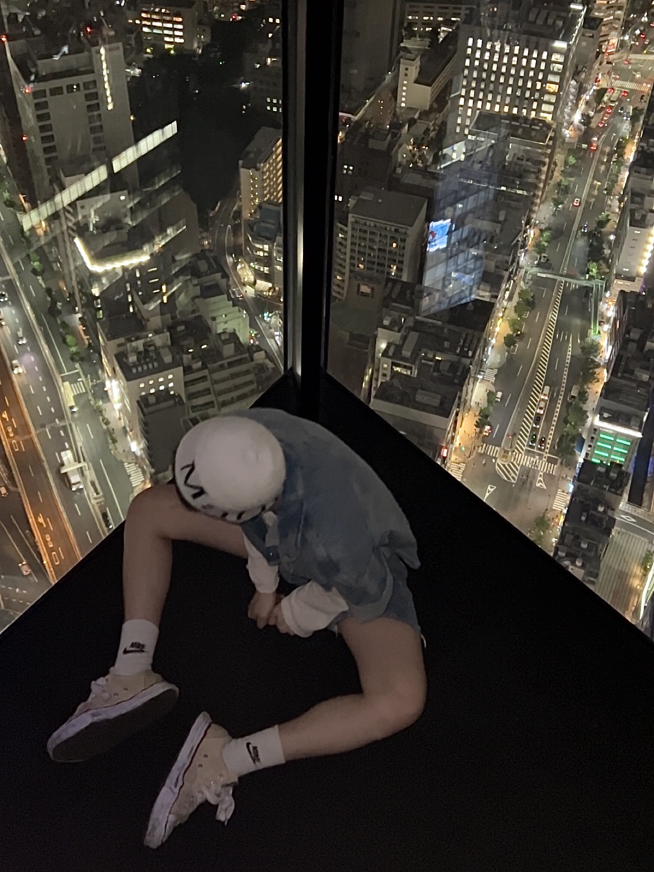 Maison Mihara Yasuhiro Peterson OG Sole Canvas Low-top Sneakers Natural, Matin Kim Logo Jacquard Short Beanie White 착용 스타일 - 3