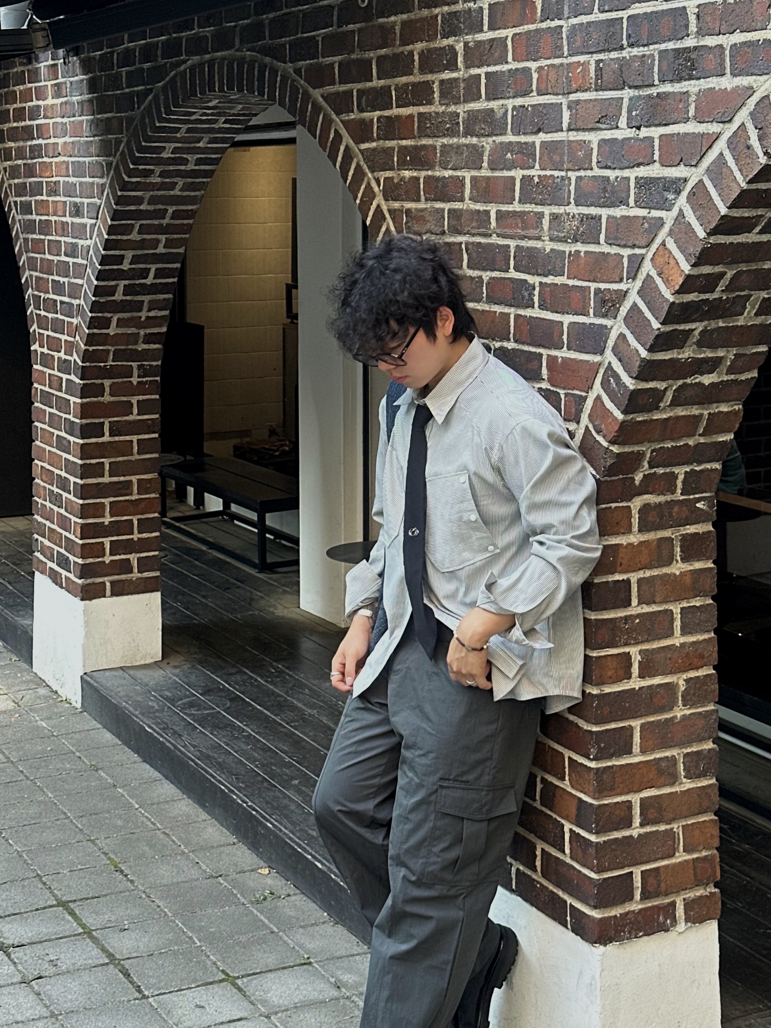 Gentle Monster Jeff 01 Black 착용 스타일 - 2