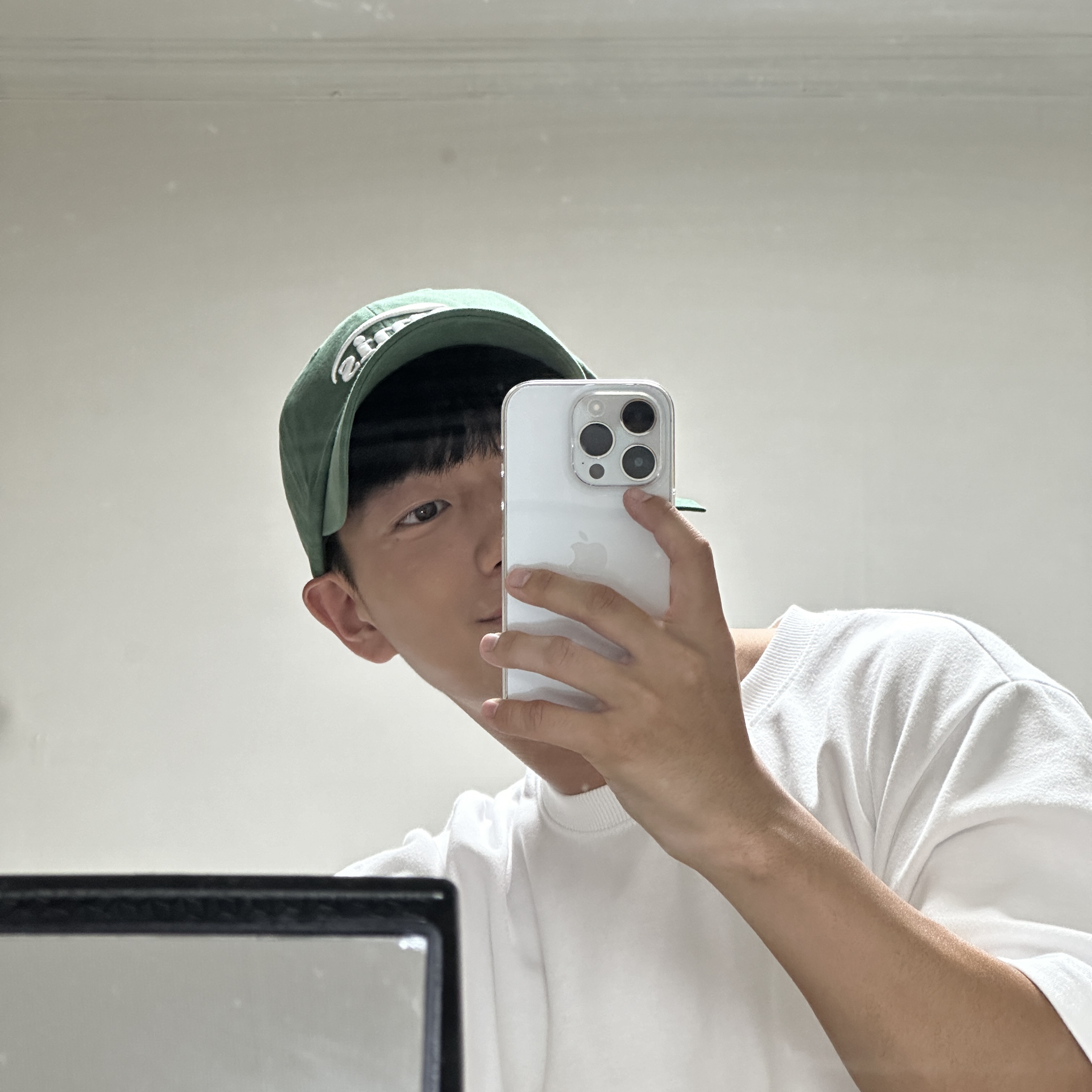 Emis New Logo Emis Cap Green 착용 스타일 - 1