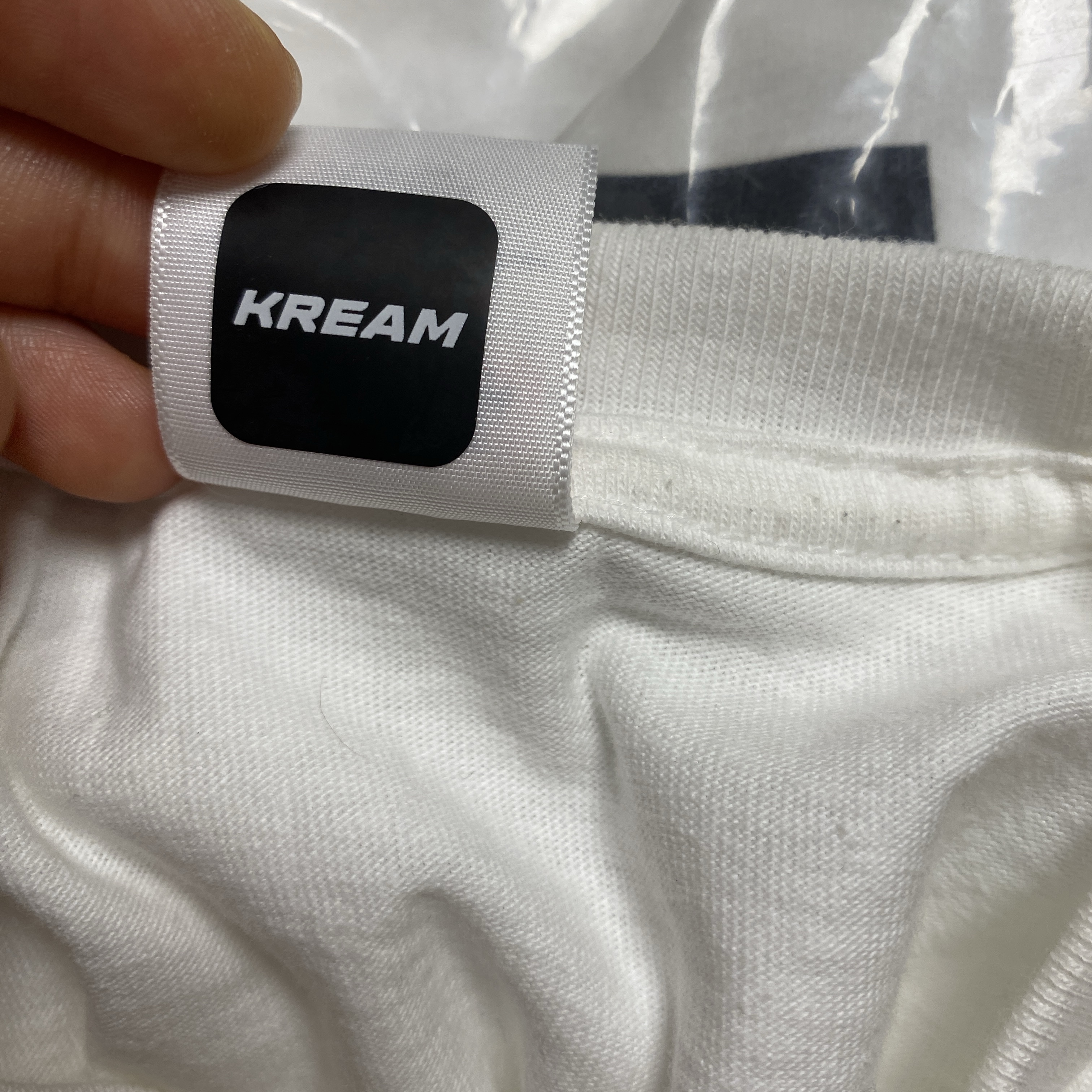 Supreme Futura Box Logo T-Shirt White - 24SS 착용 스타일 - 3