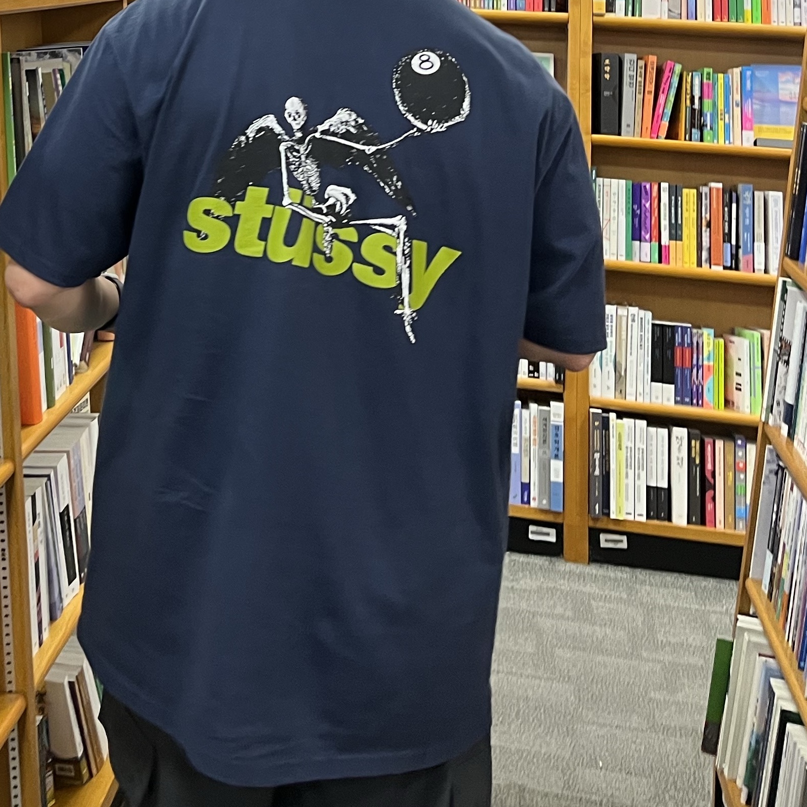 Stussy Apocalypse T-Shirt Navy, Supreme Reflective Stitch Camp Cap Brown - 23SS 착용 스타일 - 2