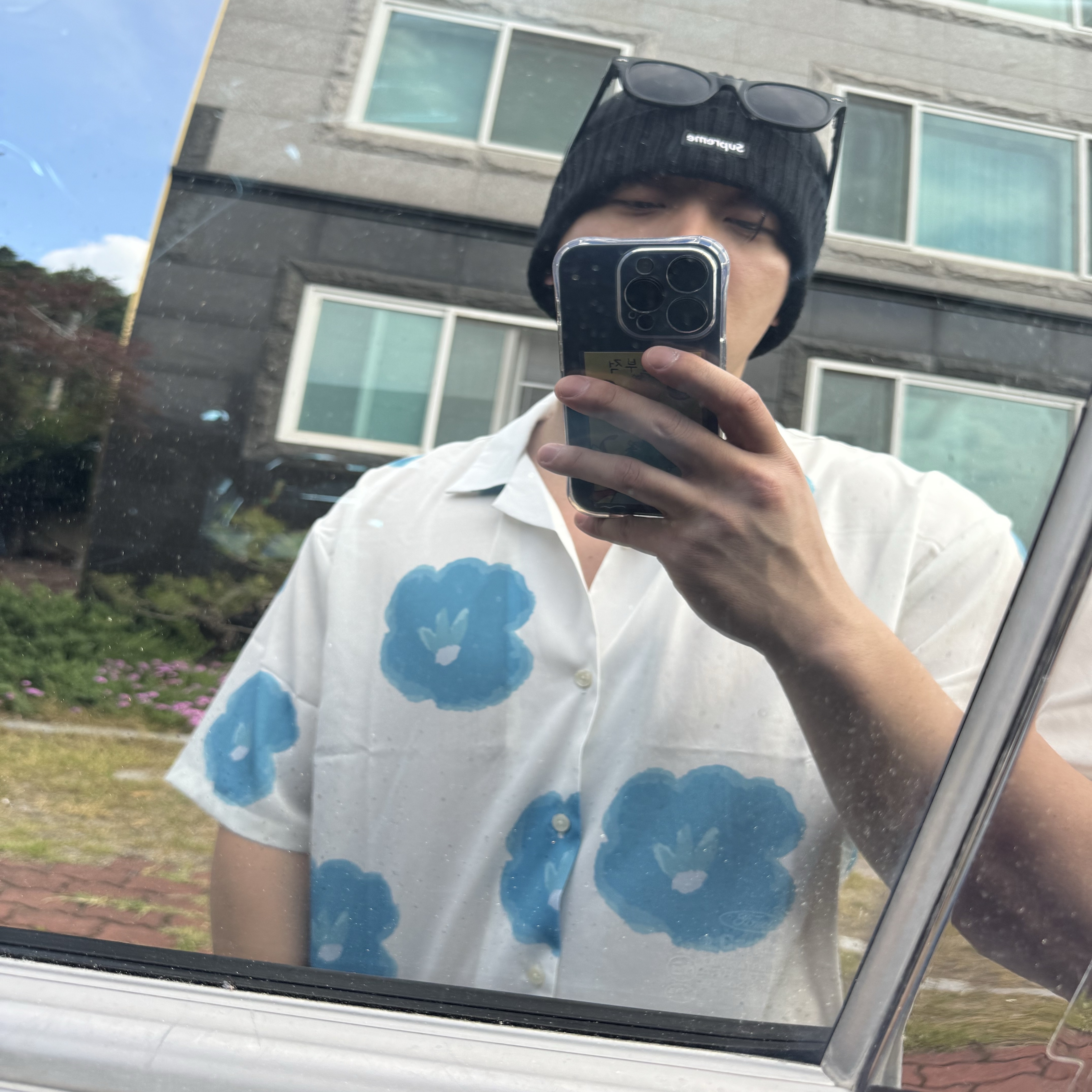 Supreme Overdyed Beanie Black, Supreme Hanes Boxer Briefs Black (4 Pack) 착용 스타일 - 2