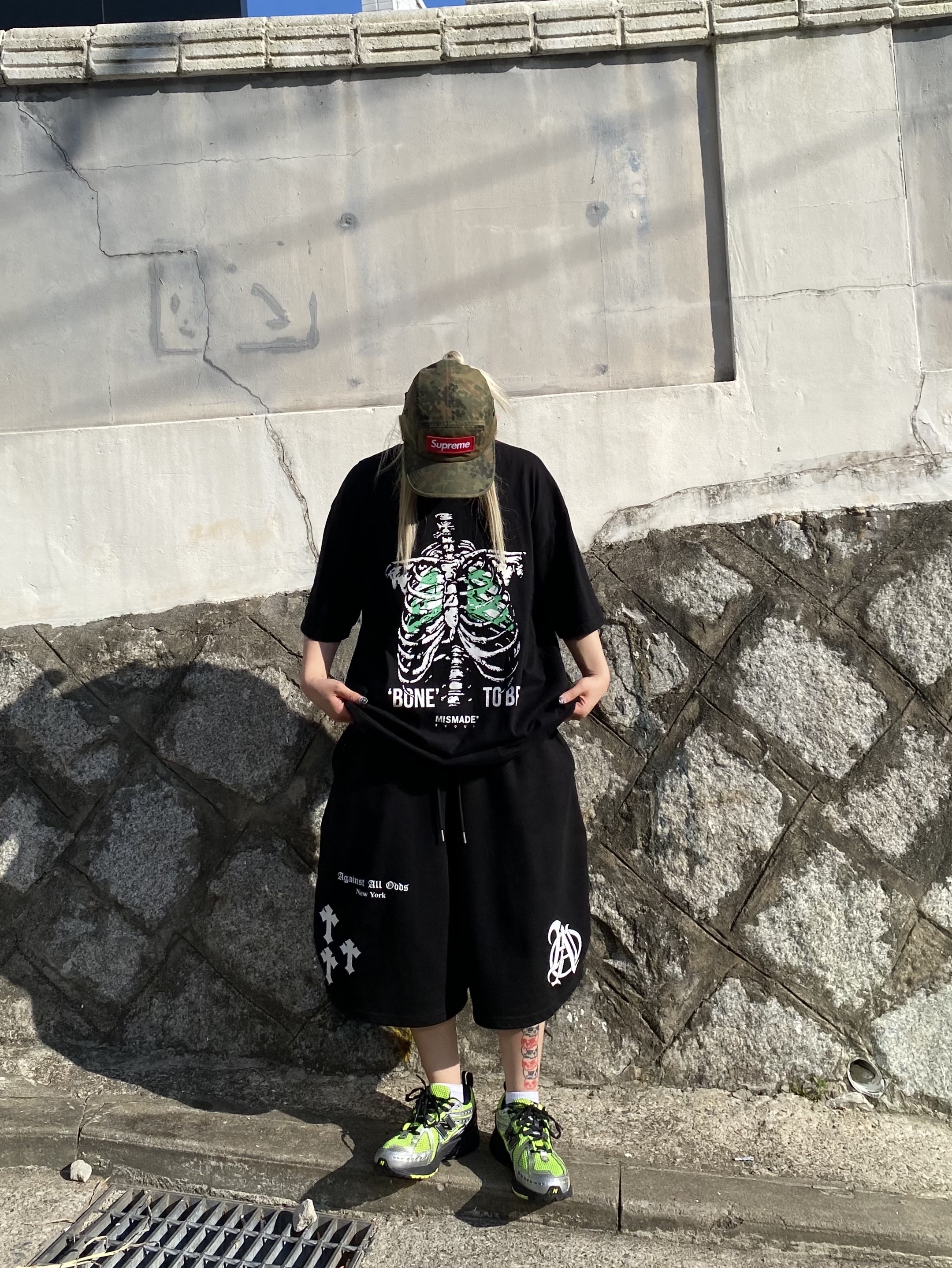Supreme Military Camp Cap Flecktarn Camo - 23FW, New Balance 1906R Volt Silver 착용 스타일