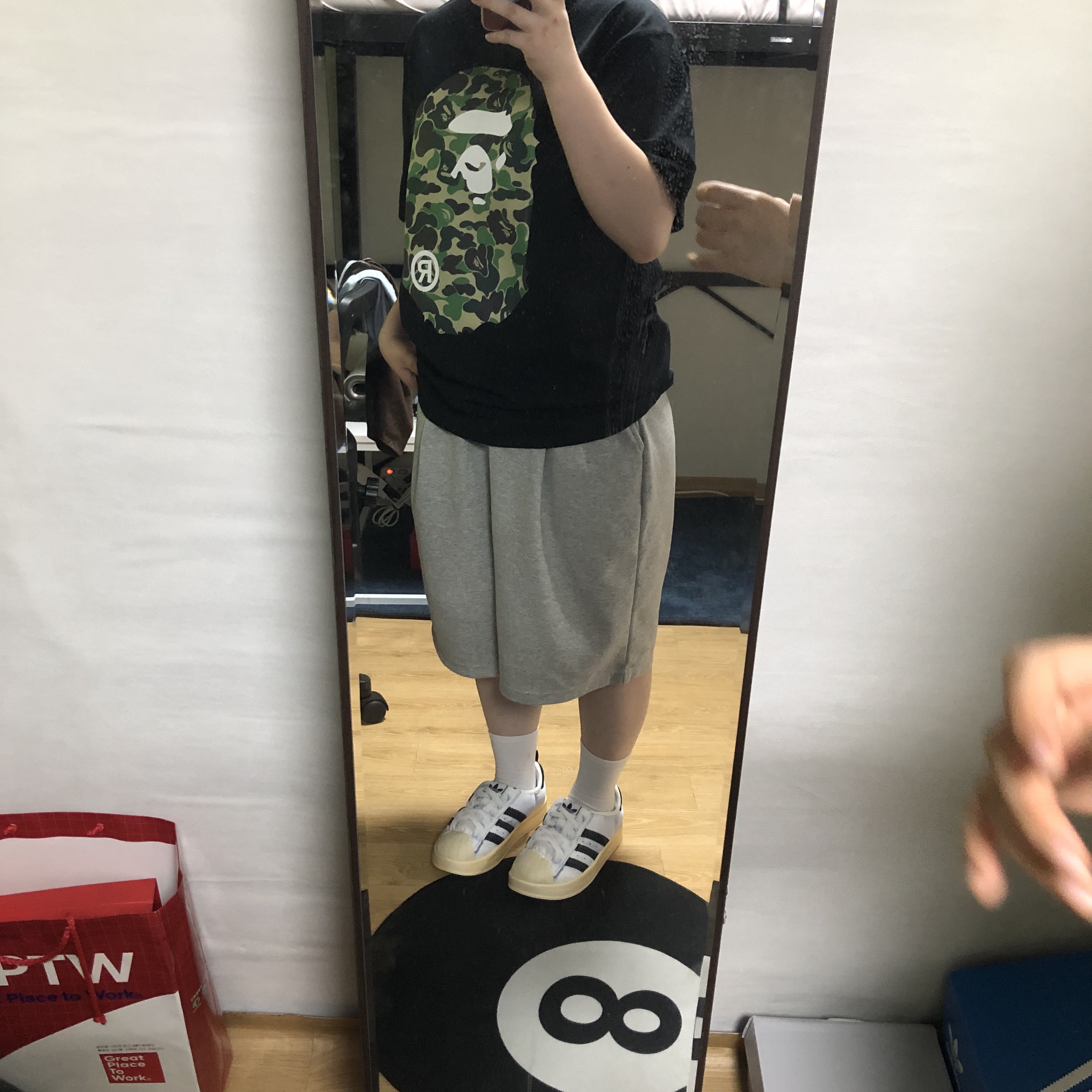 BAPE ABC Camo Big Ape Head T-Shirt Black Green, Adidas Puffylette Superstar Cloud White 착용 스타일