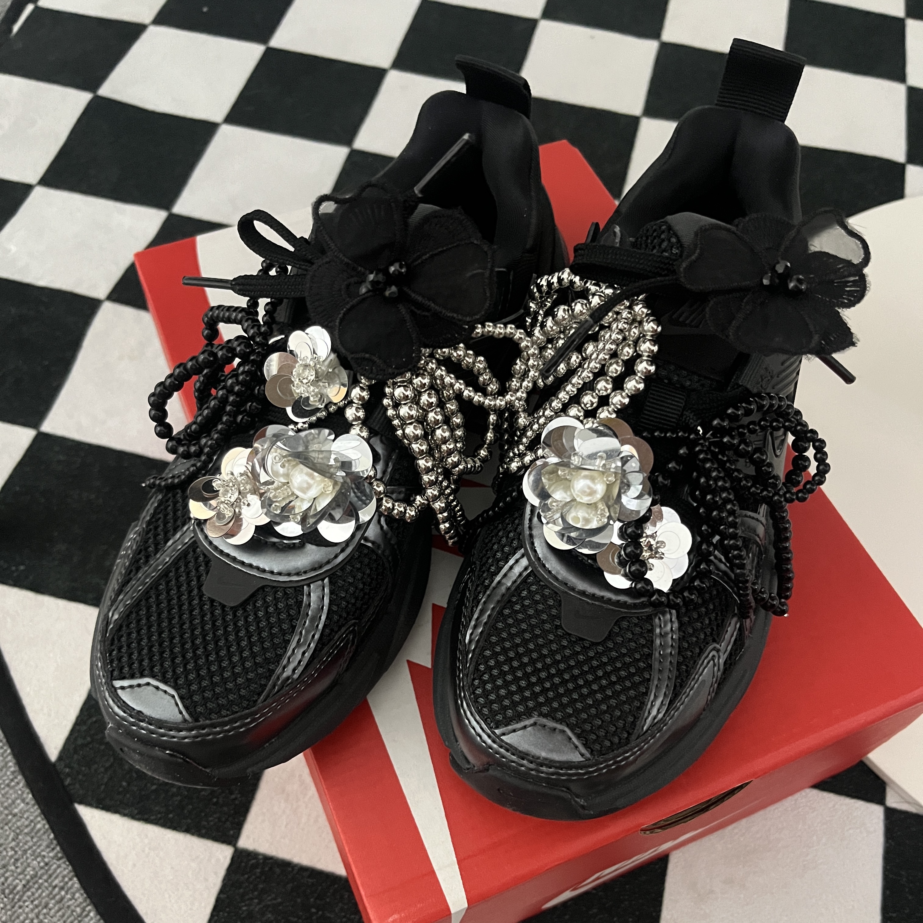 Nike V2K Run Black Anthracite 착용 스타일