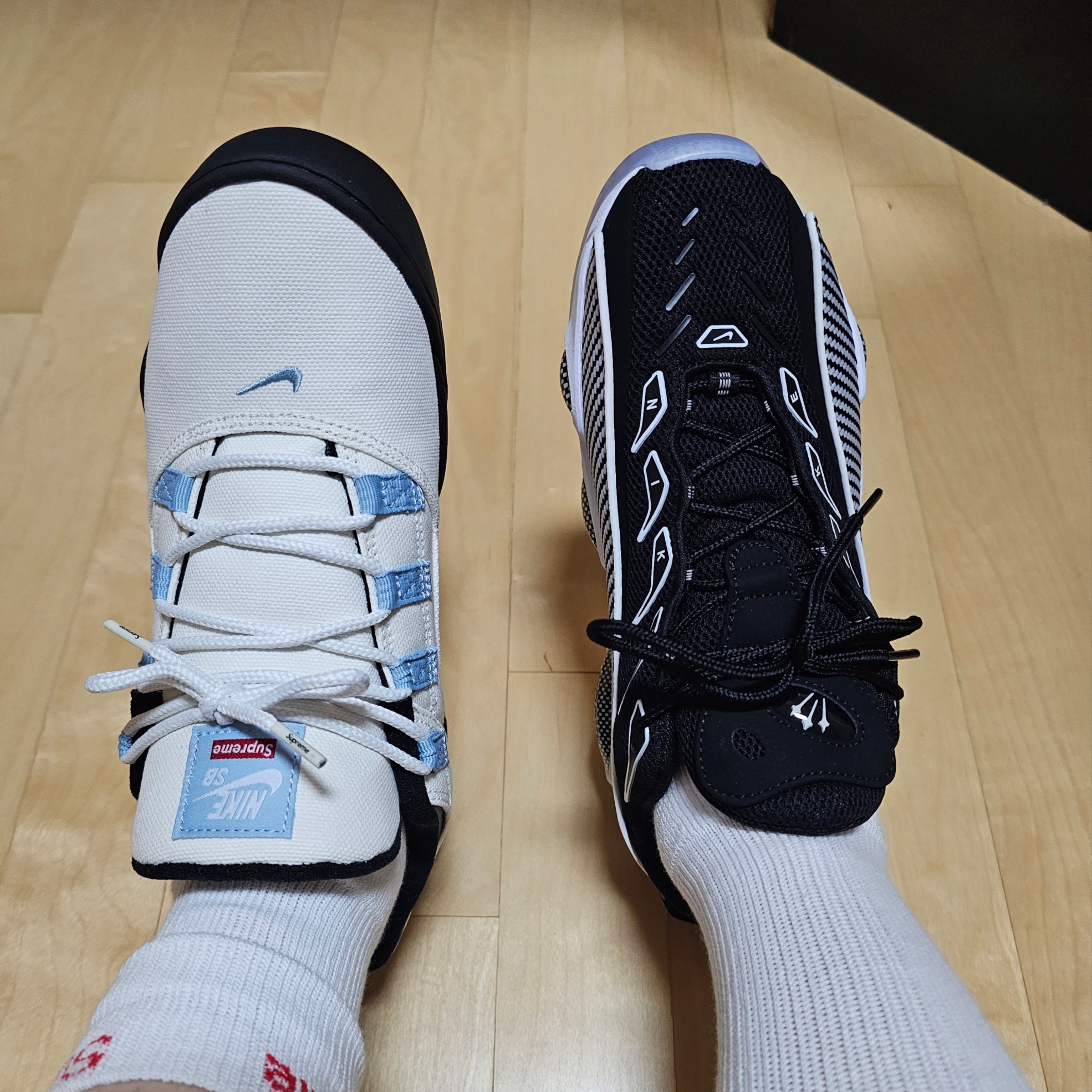 Nike x Supreme SB Darwin Low White, Nike x Drake Nocta Glide Black White Clear 착용 스타일