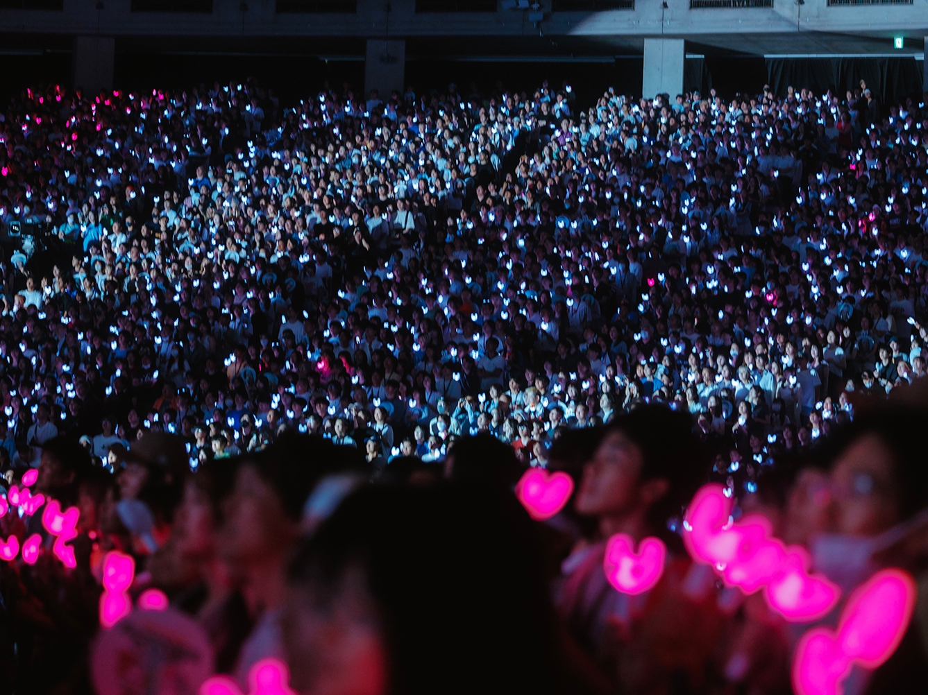 NewJeans Official Light Stick 착용 스타일 - 4
