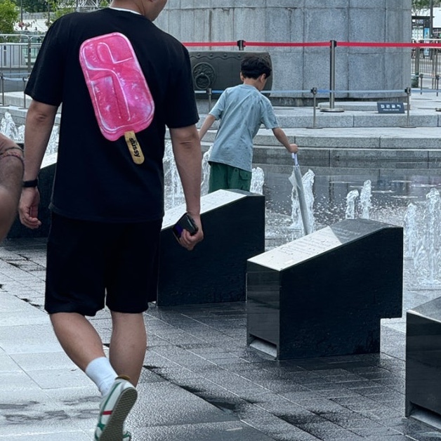 Stussy Popsicle T-Shirt Black 착용 스타일