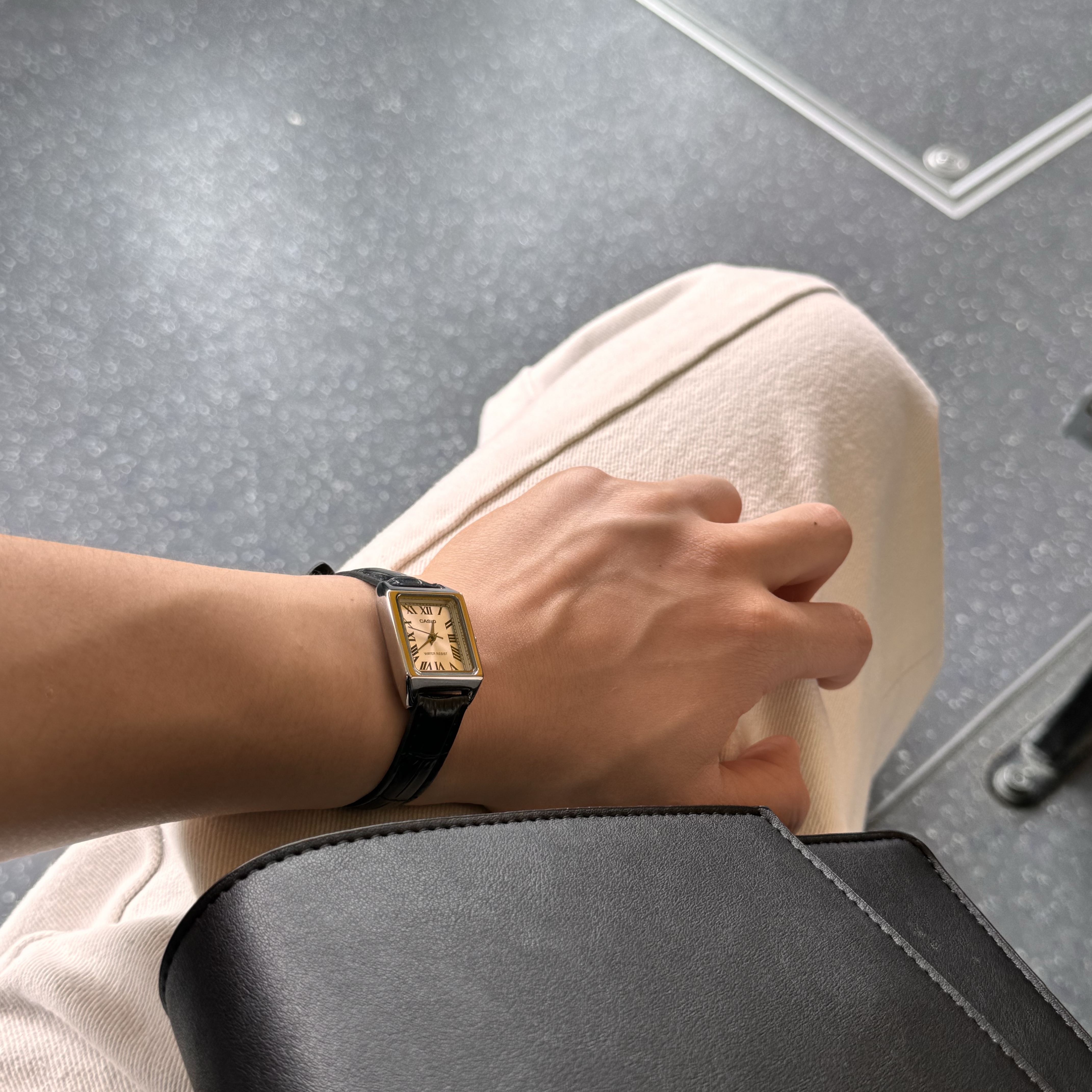 Casio LTP-V007L-7B1 착용 스타일 - 2