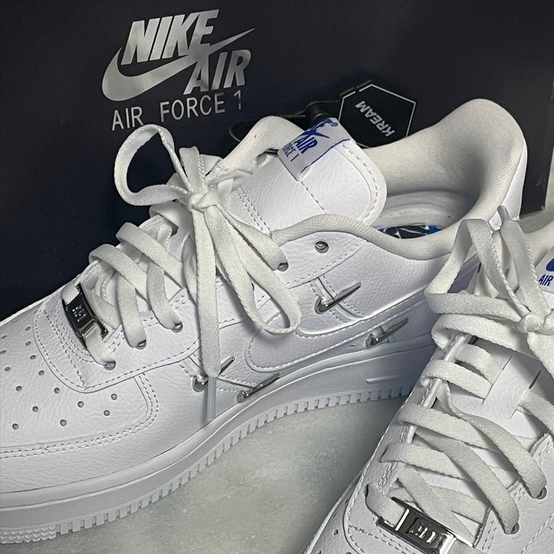 (W) Nike Air Force 1 Low '07 LX Chrome Luxe 착용 스타일