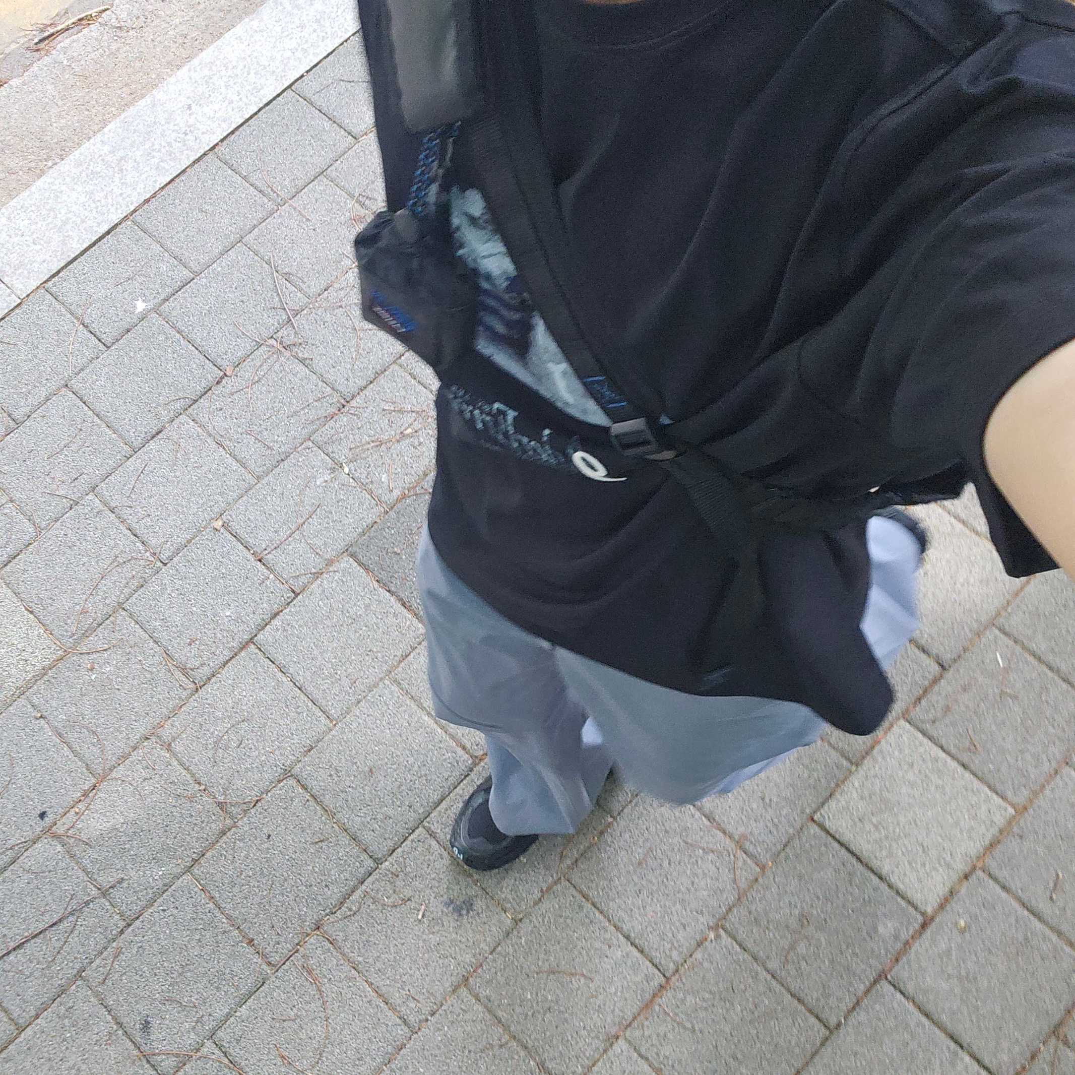 Ader Error Og; 9th @2231 T-Shirt Noir, Ader Error x Eastpak Up-Down Sling Black 착용 스타일 - 2