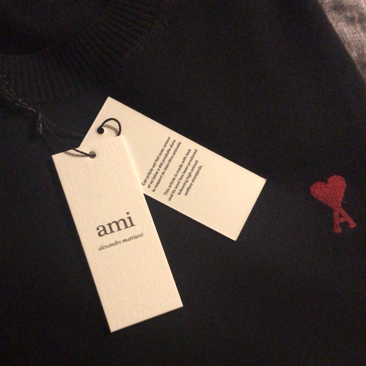 AMI de Coeur Wool Knit Black 착용 스타일