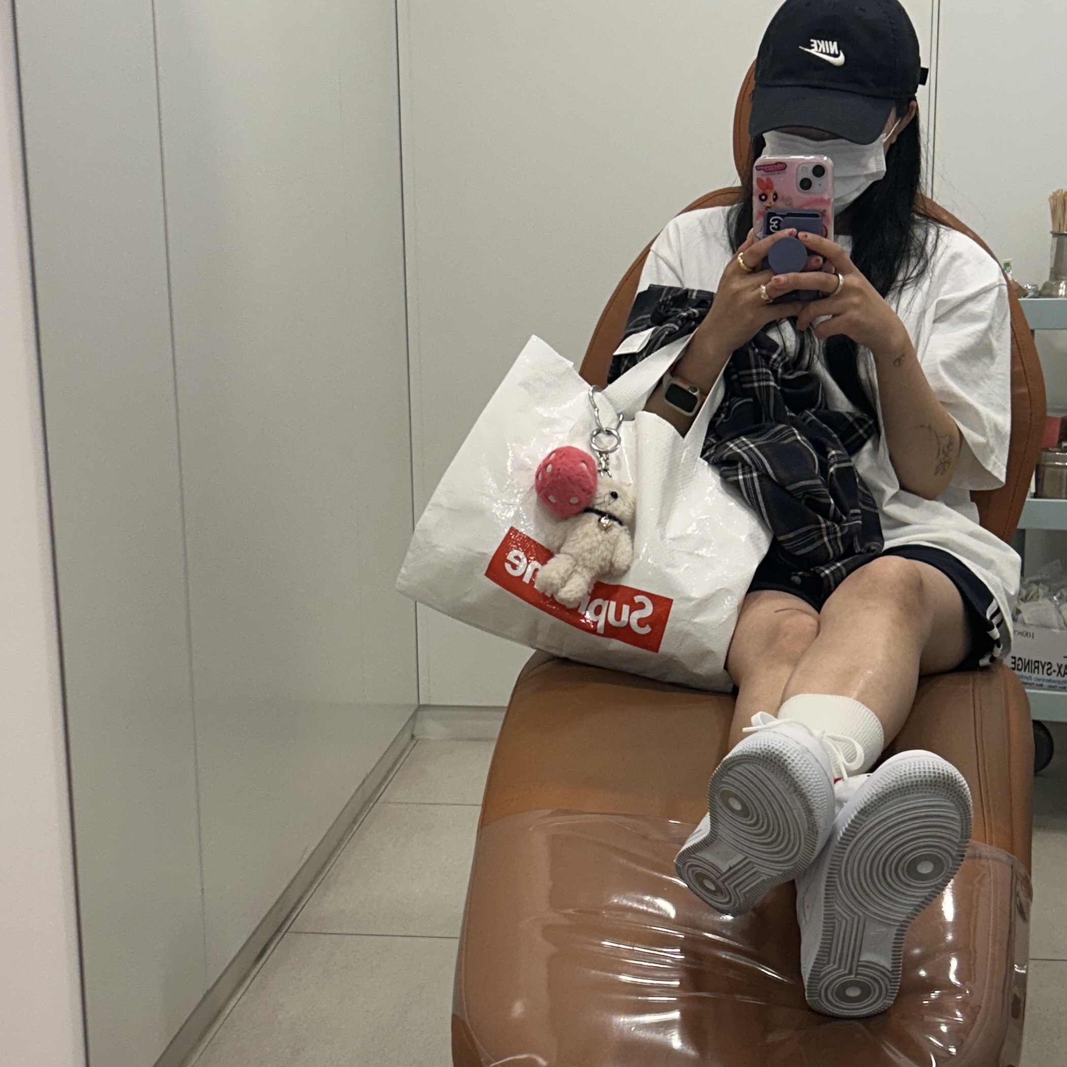 Nike Air Force 1 '07 Low White, Monamhee Creami Keyring Cream - KREAM Exclusive 착용 스타일 - 2