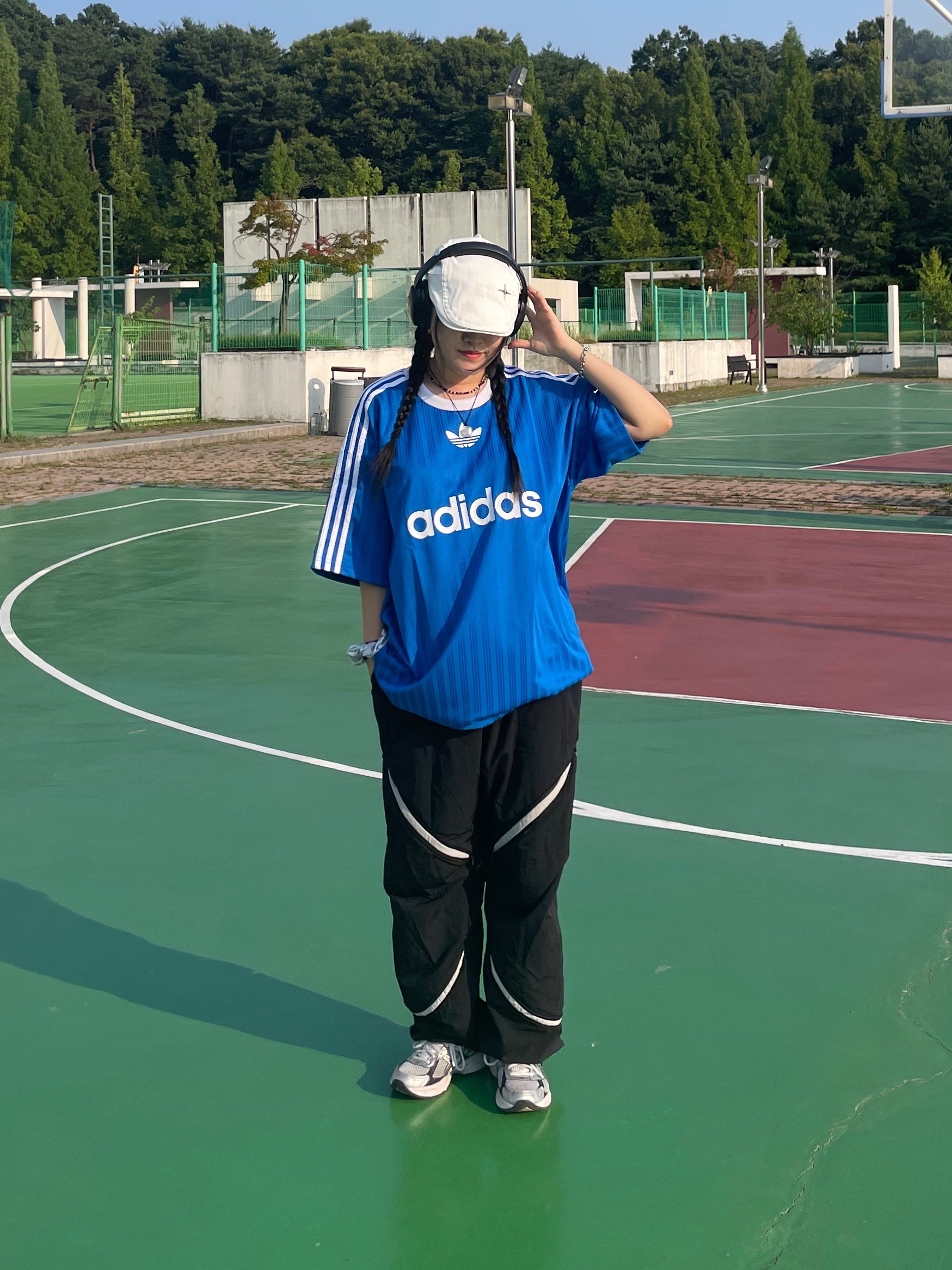 Adidas Adicolor T-Shirt Blue Bird White - KR Sizing, Asics Gel-1130 White Black 착용 스타일 - 1
