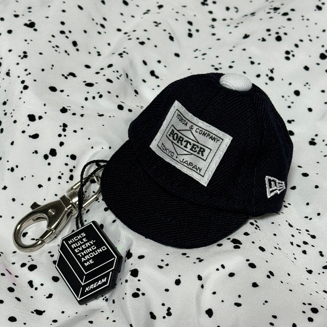 Porter x New Era Key Holder Navy 착용 스타일