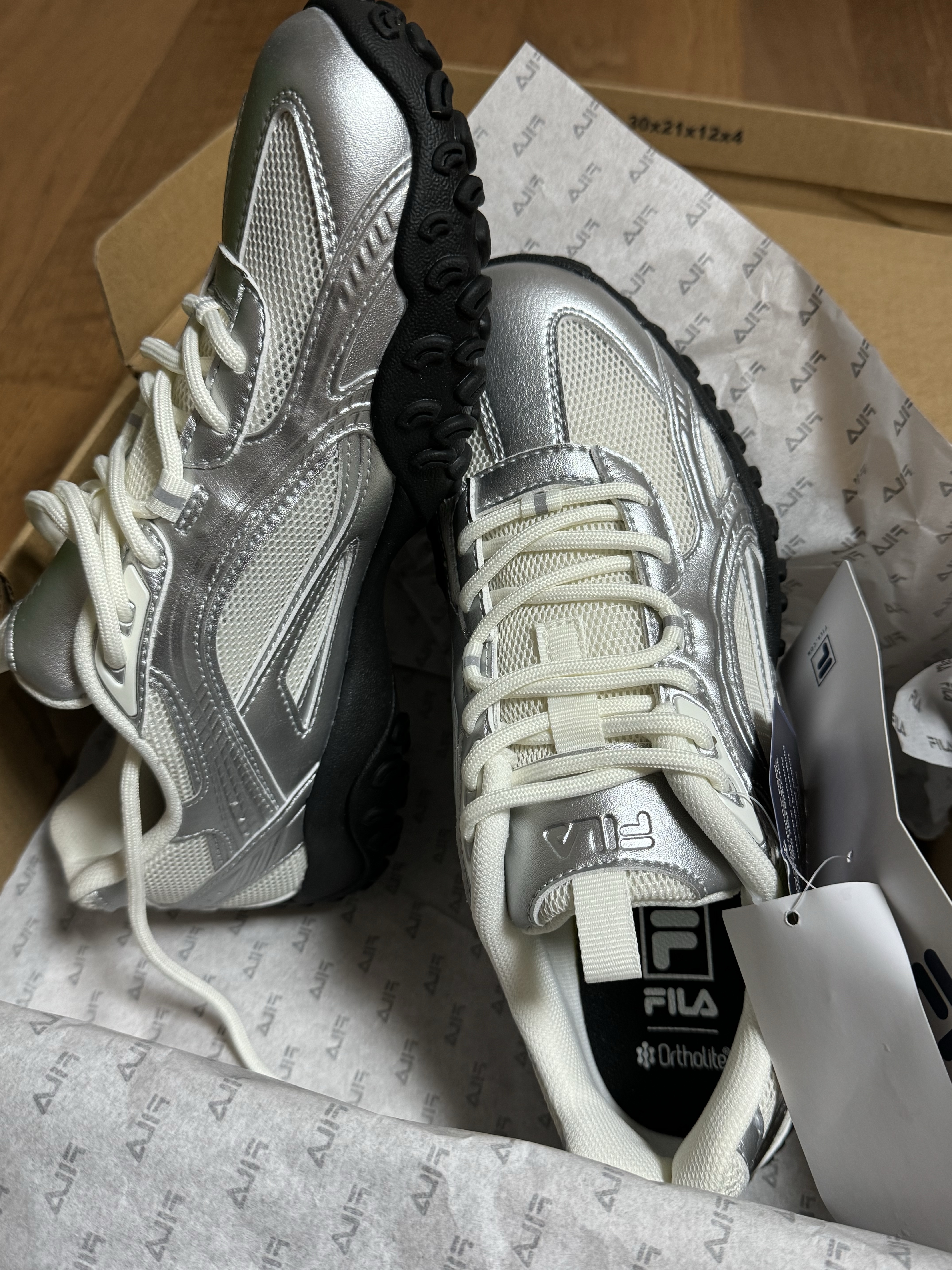 Fila Echappe MS Silver Moon 착용 스타일