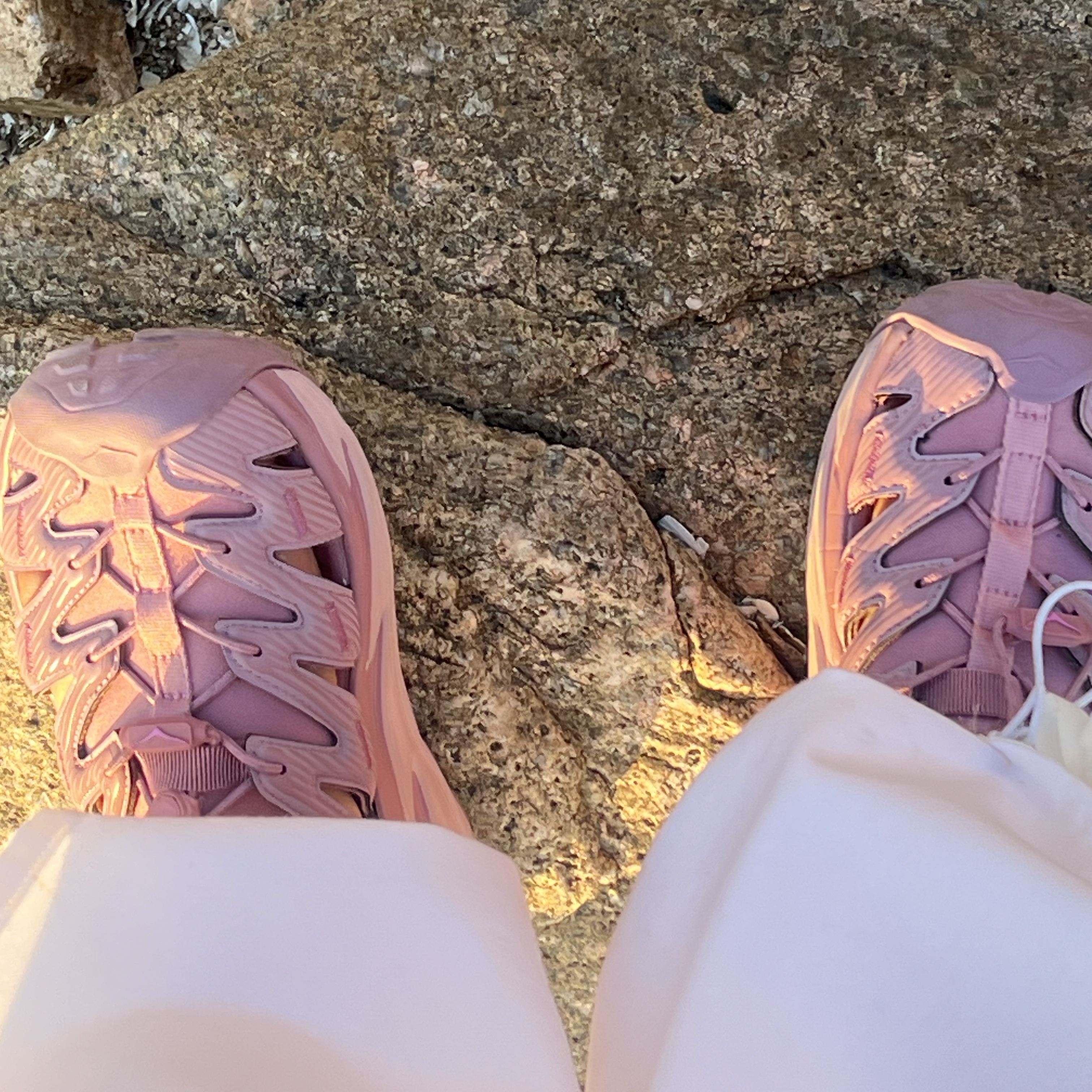 (W) Hoka Hopara Foxglove Pale Mauve 착용 스타일 - 4