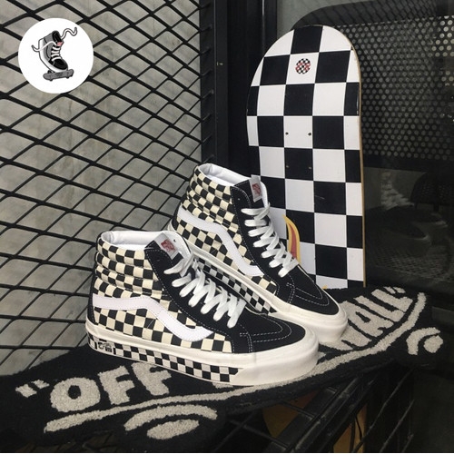 Vans Sk8-Hi 38 DX Anaheim Factory Black White 착용 스타일 - 1