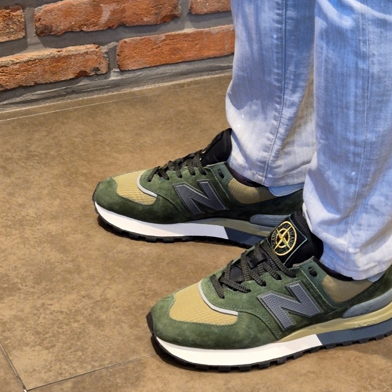 New Balance x Stone Island 574 Legacy Dark Green 착용 스타일 - 1