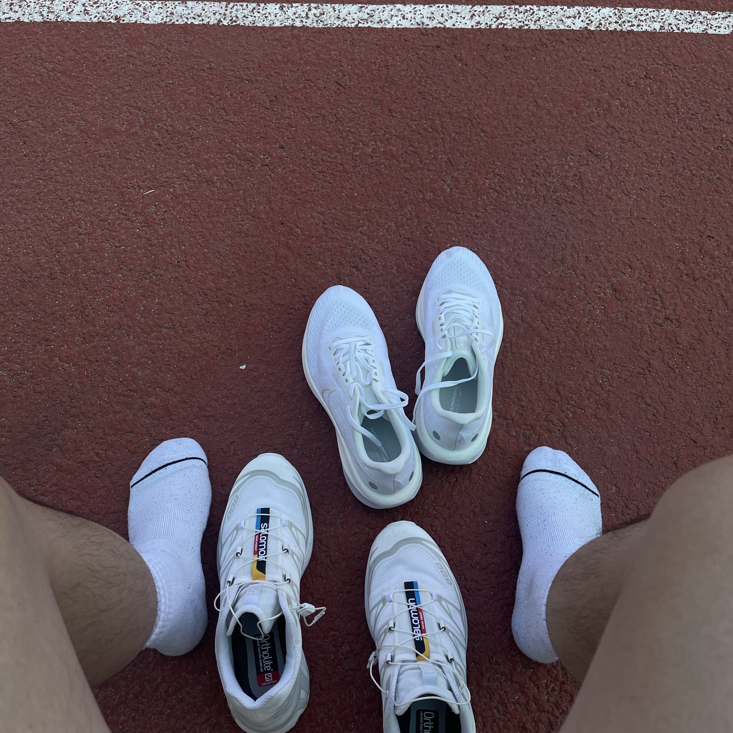 Nike Vomero 17 Summit White Total Orange, Salomon XT-6 ADV White 착용 스타일