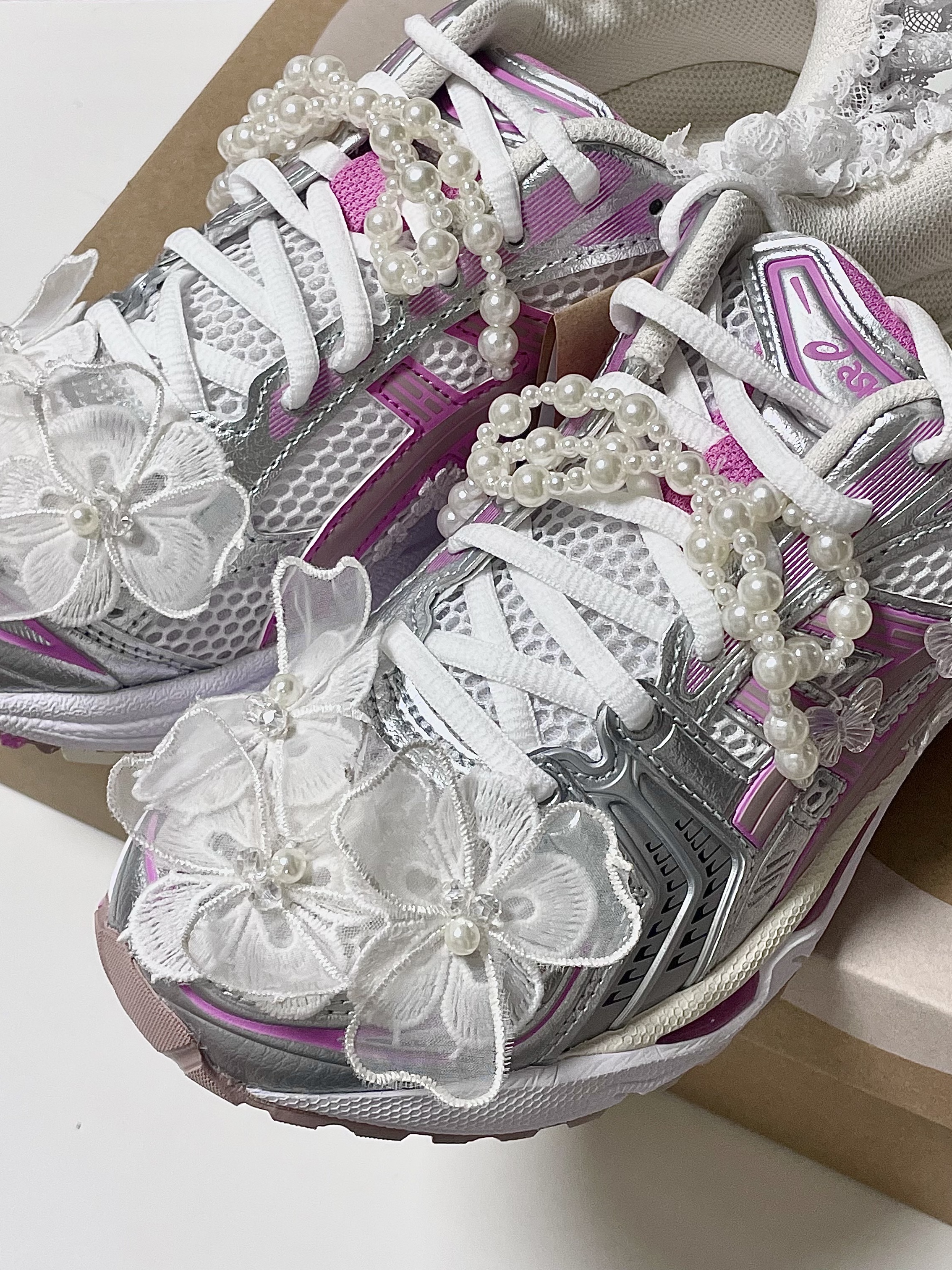Asics Unlimited Gel-Kayano 14 White Fawn 착용 스타일 - 4