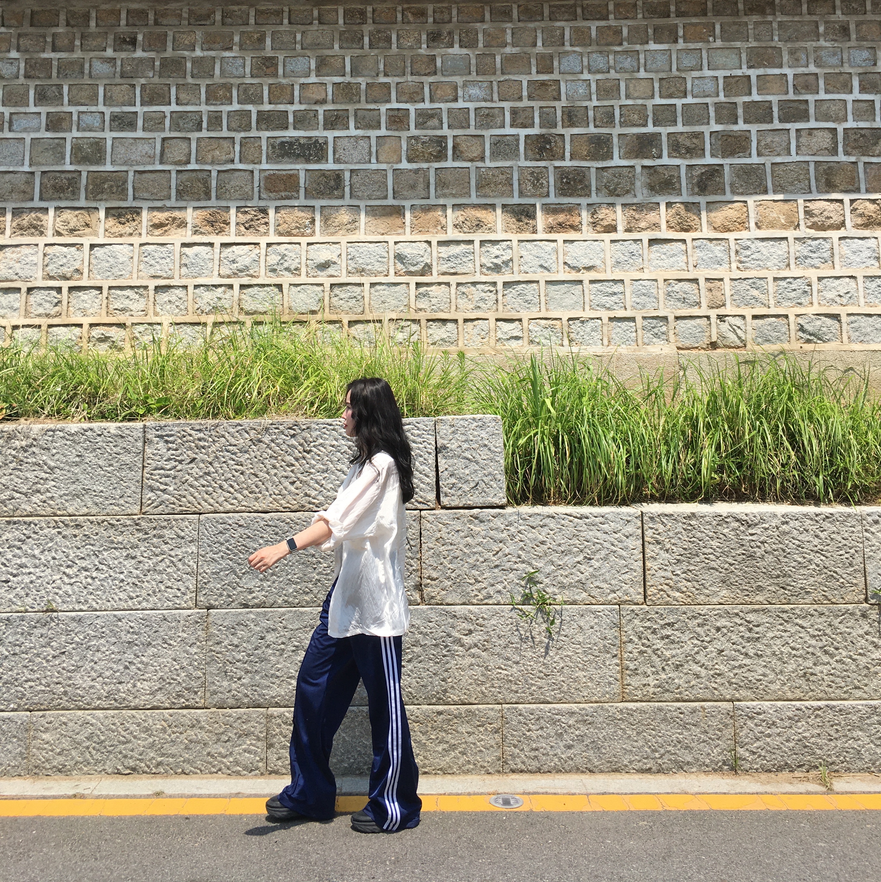 (W) Adidas Originals Firebird Loose Track Pants Dark Blue - US Sizing, Hoka Bondi 8 Black - Wide 착용 스타일 - 1