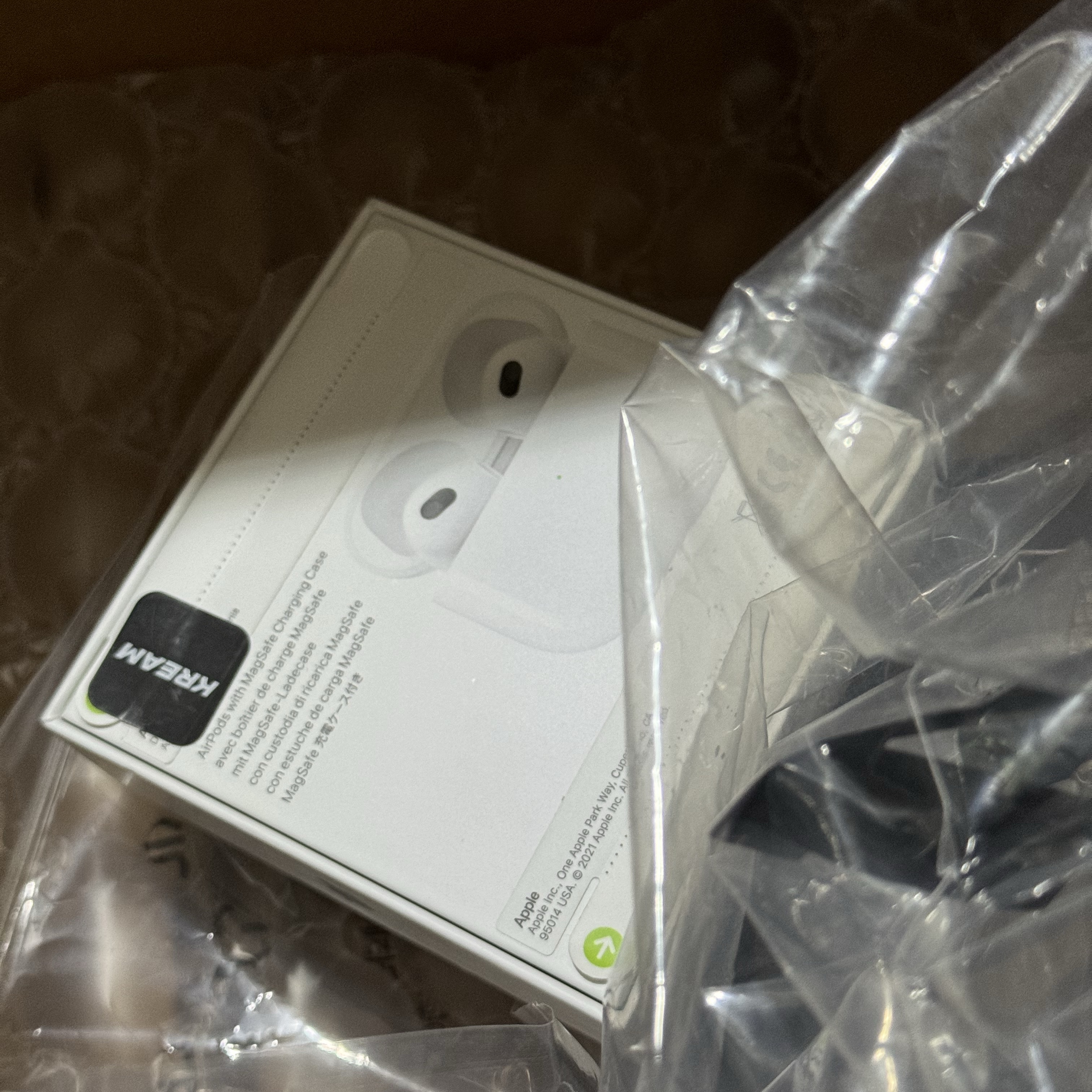 Apple Airpods 3rd Gen with MagSafe Charging Case (Korean Ver.) 착용 스타일