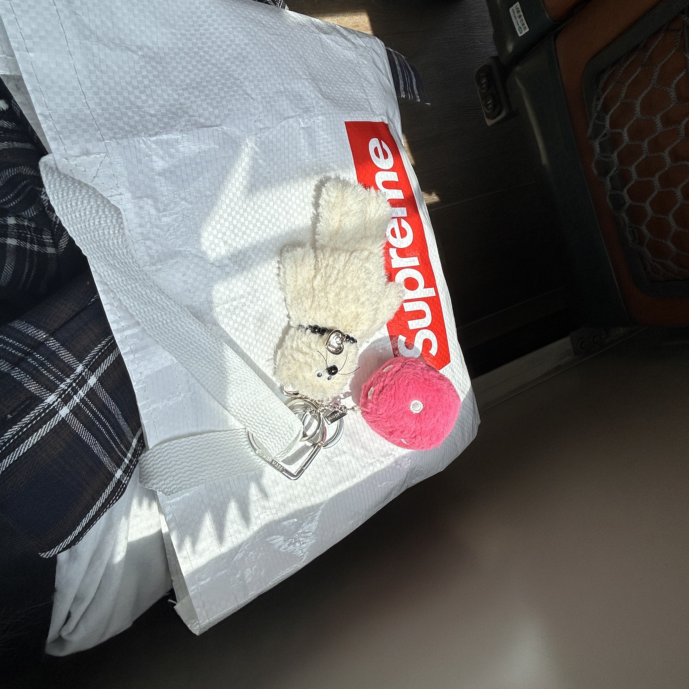 Nike Air Force 1 '07 Low White, Monamhee Creami Keyring Cream - KREAM Exclusive 착용 스타일 - 3