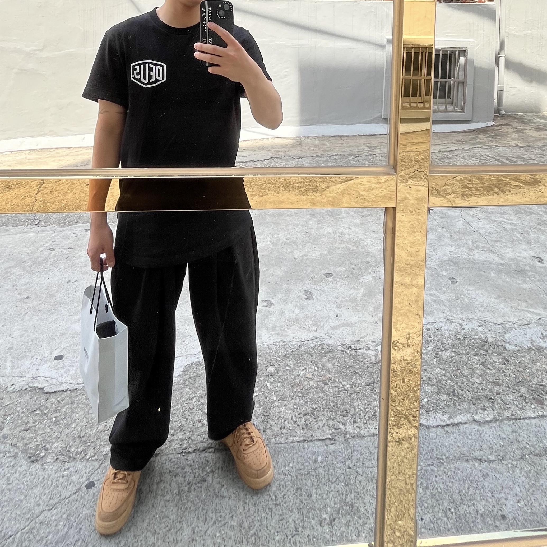 Deus Ex Machina Venice Address T-Shirt Black, Nike Air Force 1 '07 WB Flax 착용 스타일 - 1