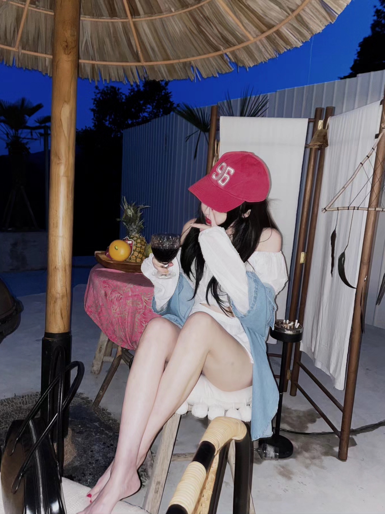 Nieeh 96 Cap Red, Jacquemus La Casquette Artichaut Fringe Baseball Cap Black 착용 스타일 - 1