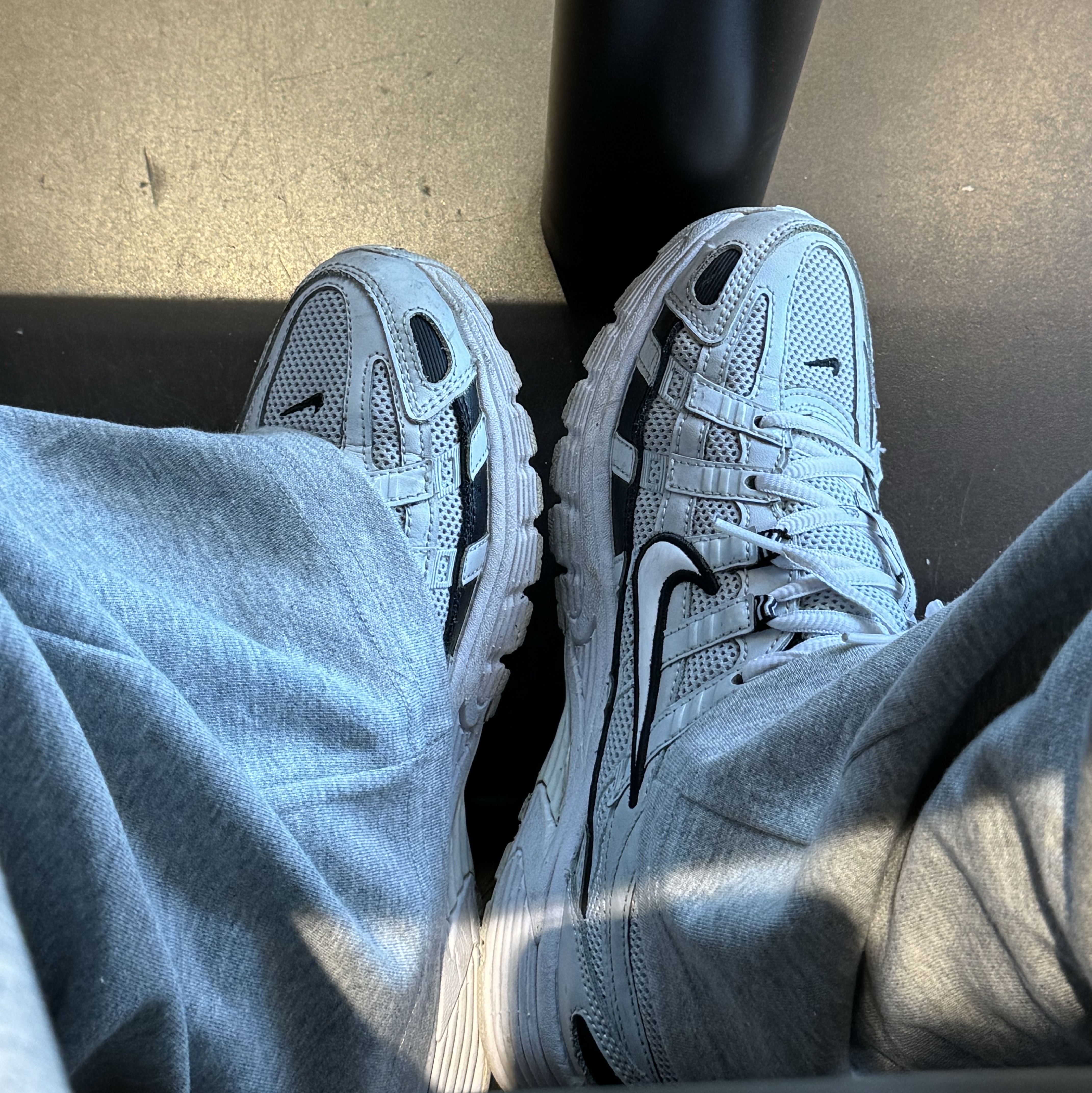 Nike P-6000 Pure Platinum 착용 스타일