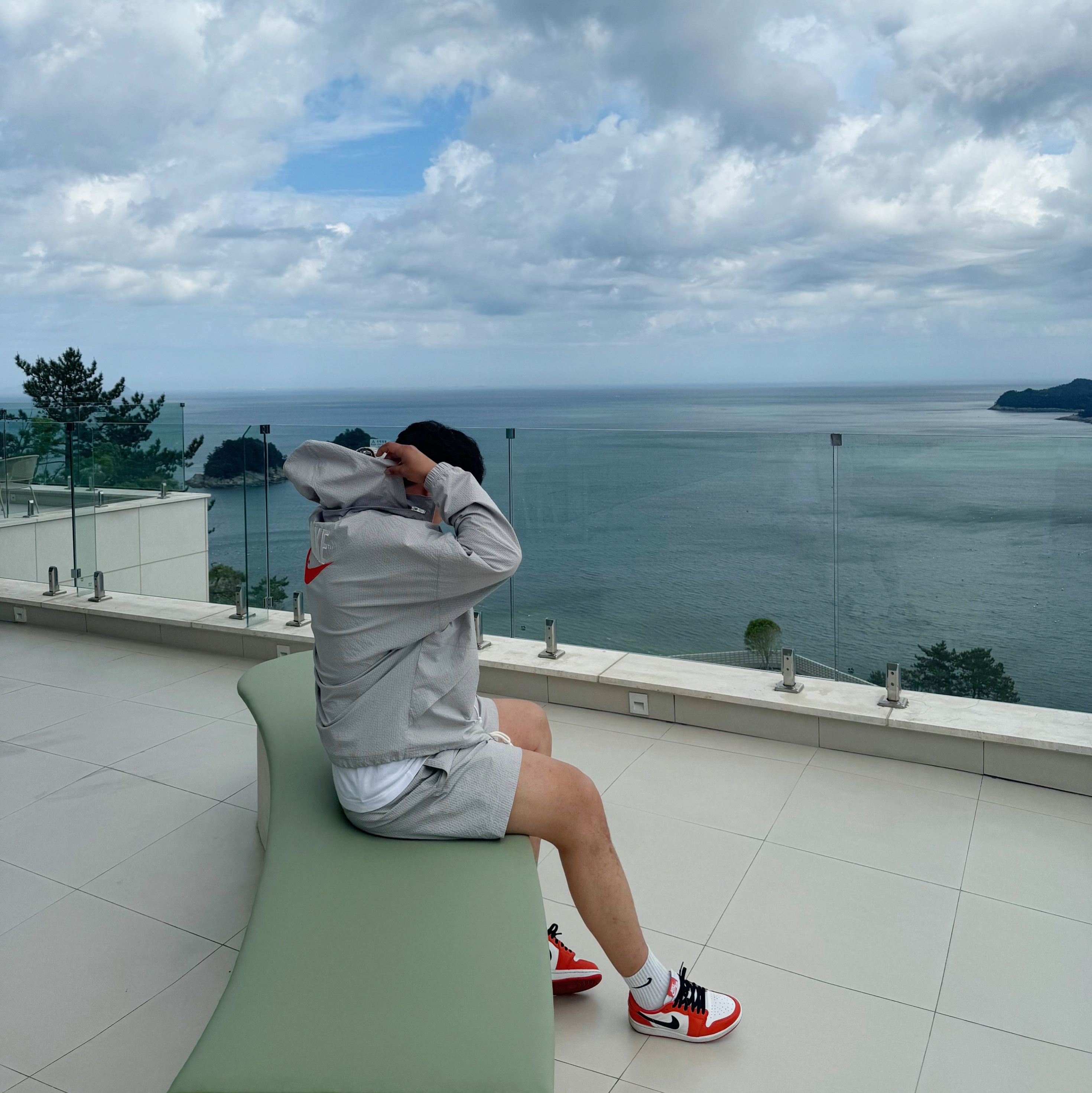 Nike NSW Trend Woven Jacket Light Iron Ore - Asia, (W) Jordan 1 Low OG Starfish 착용 스타일