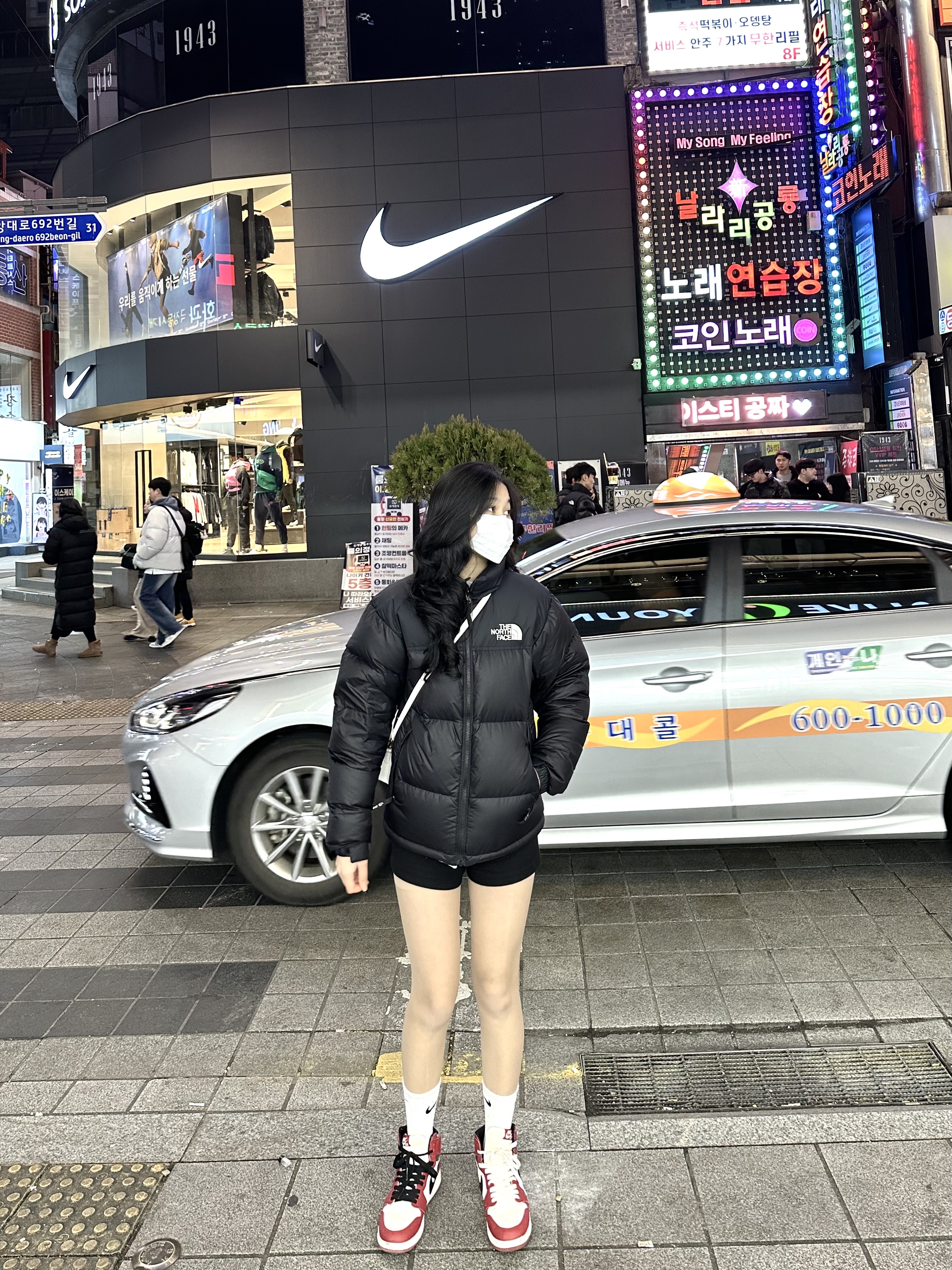 Jordan 1 Retro High OG Chicago 2022, The North Face 1996 Eco Nuptse Jacket Black 착용 스타일