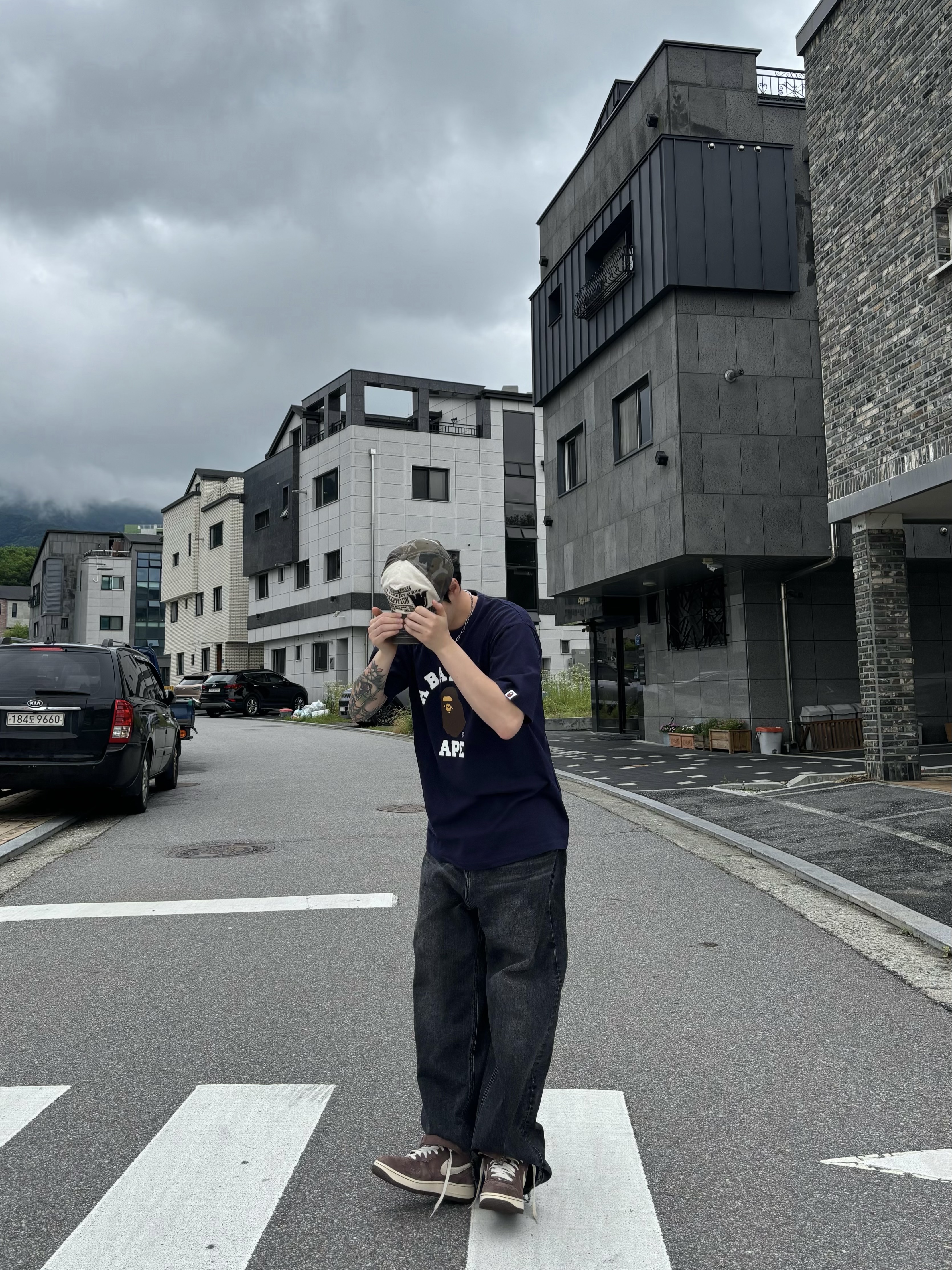 BAPE College T-Shirt Black 착용 스타일 - 3