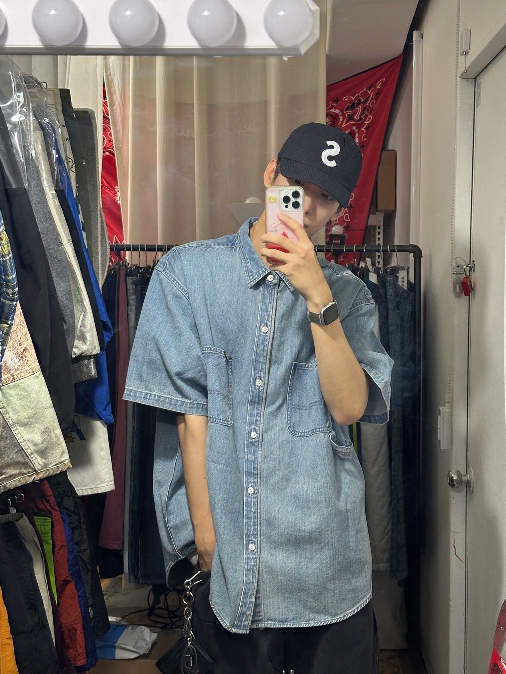 Supreme Seersucker S Logo 6-Panel Black - 24SS, Supreme Loose Fit S/S Denim Painter Shirt Washed Blue - 24SS 착용 스타일 - 1