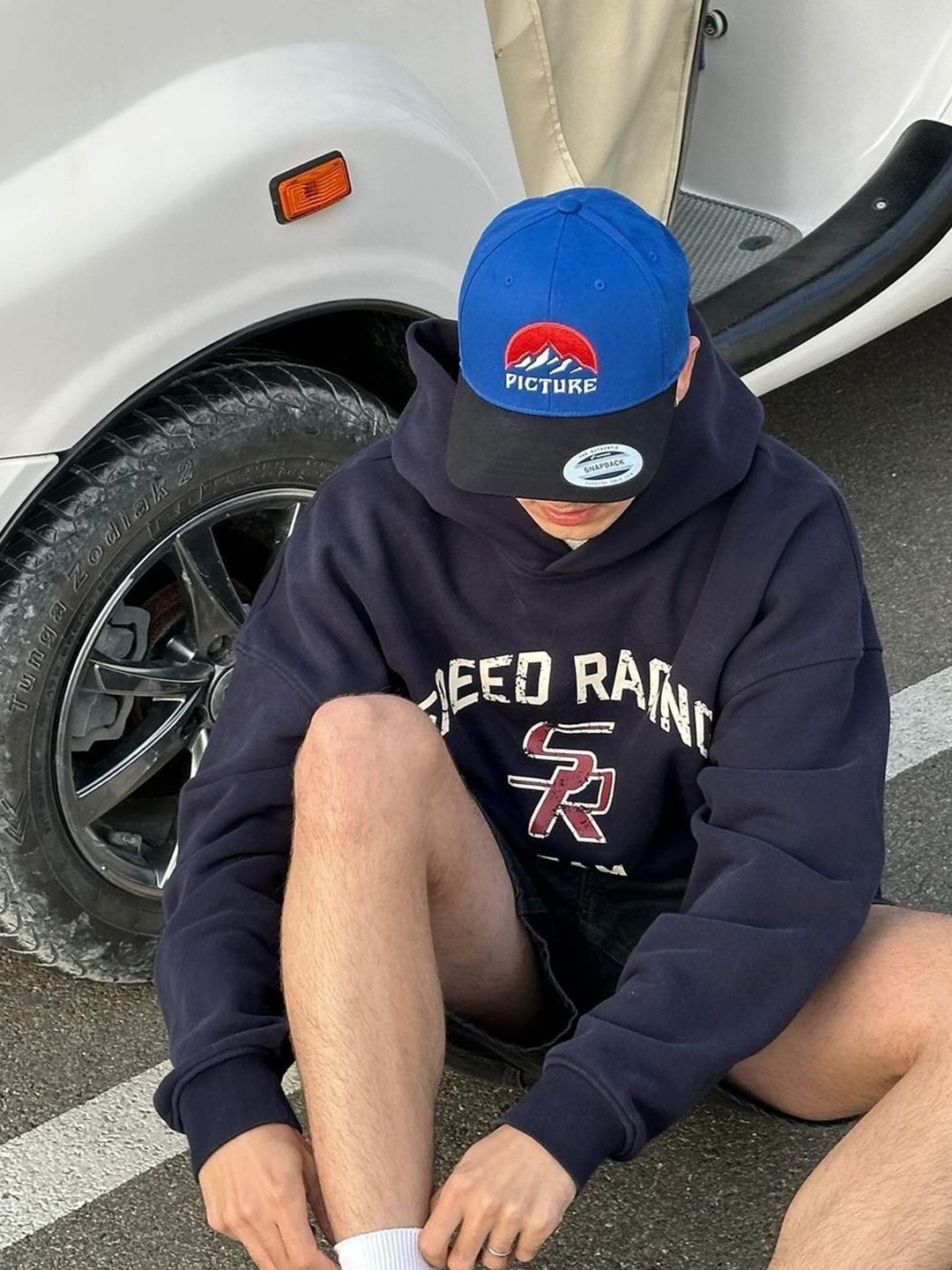 Nos Couleurs x Koin Rivet Carpenter Shorts White, Supreme x Champion Mesh Short Navy - 24SS 착용 스타일 - 6