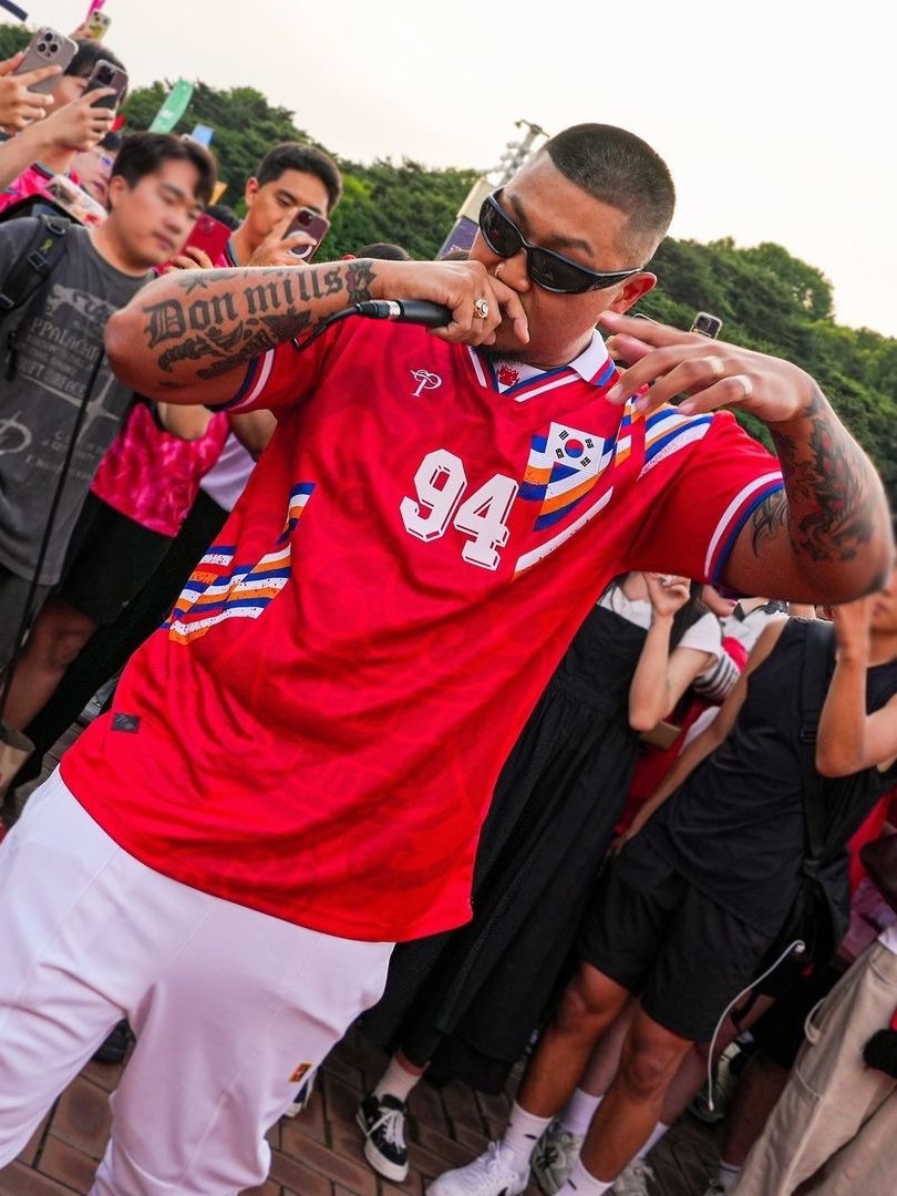 Over The Pitch x Red Devil 1994 Jersey Red, Over The Pitch x Red Devil 1994 Jersey White 착용 스타일